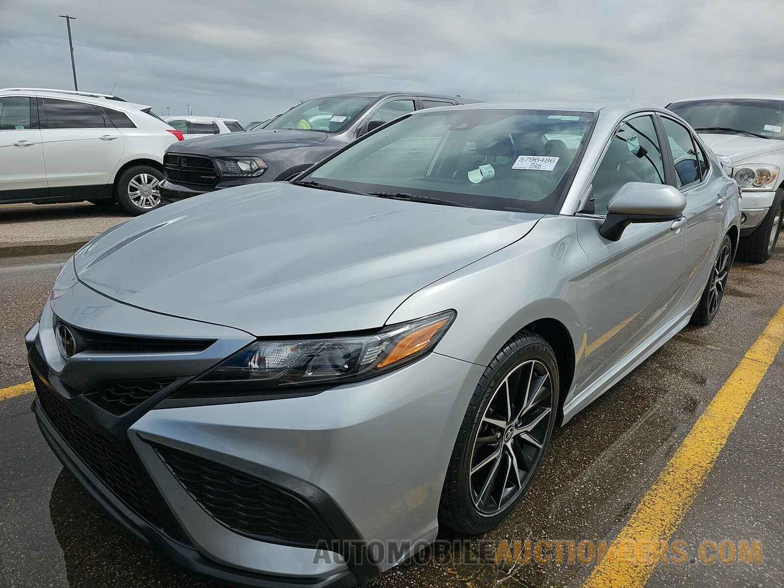 4T1G11AK6MU411155 Toyota Camry 2021