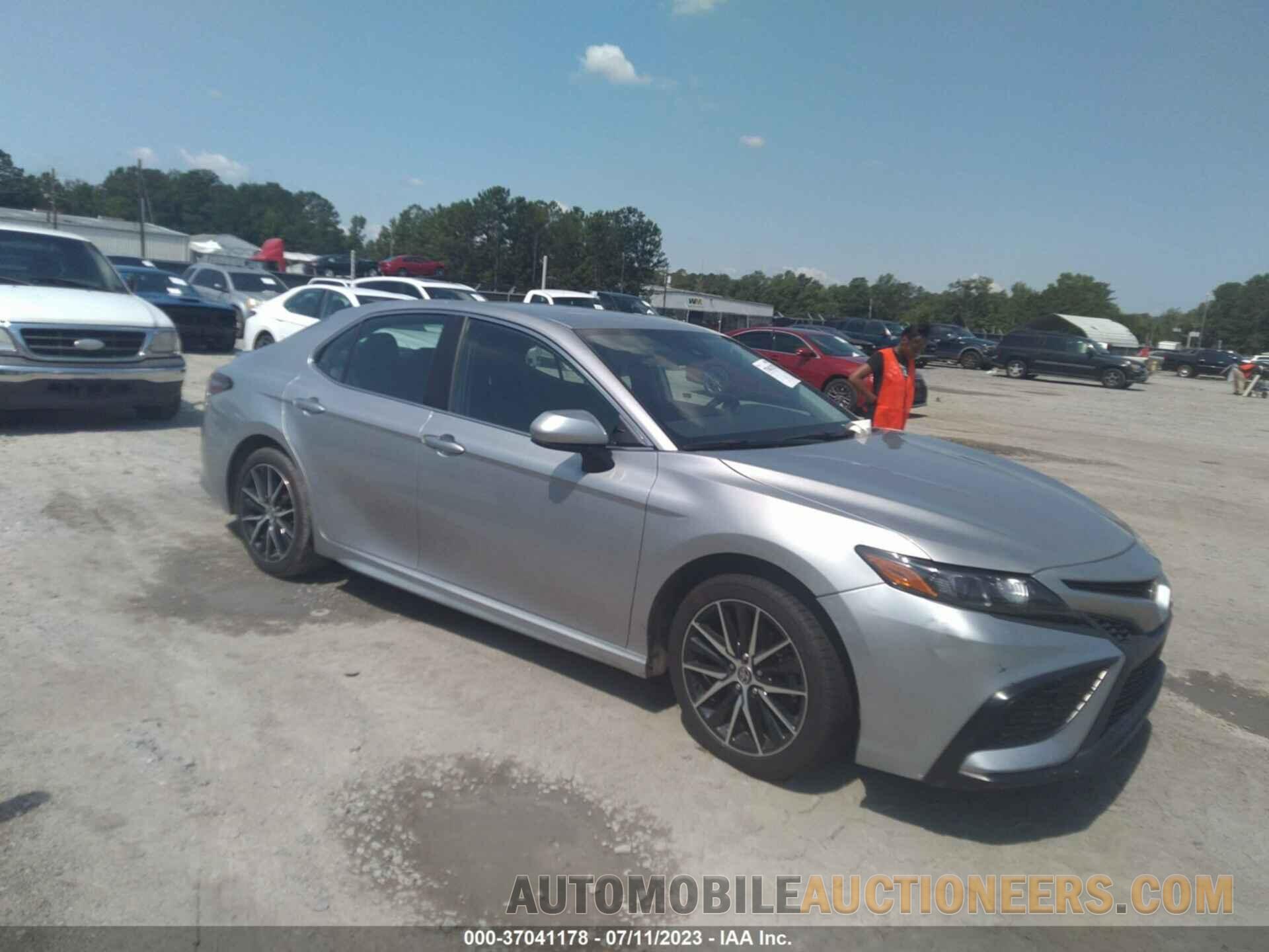 4T1G11AK6MU412855 TOYOTA CAMRY 2021