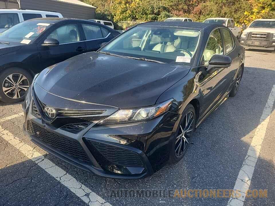 4T1G11AK6MU413827 Toyota Camry 2021