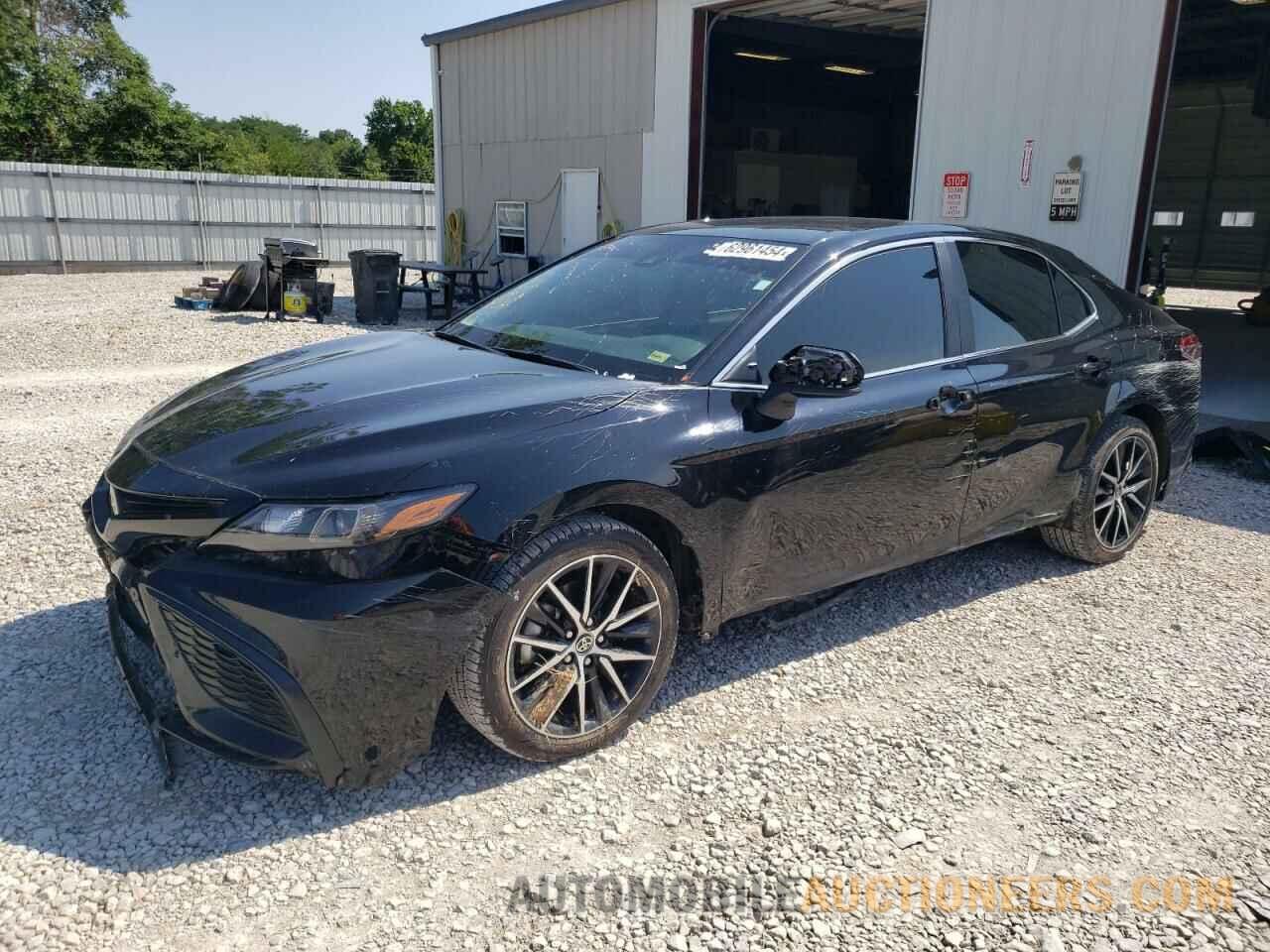 4T1G11AK6MU442910 TOYOTA CAMRY 2021