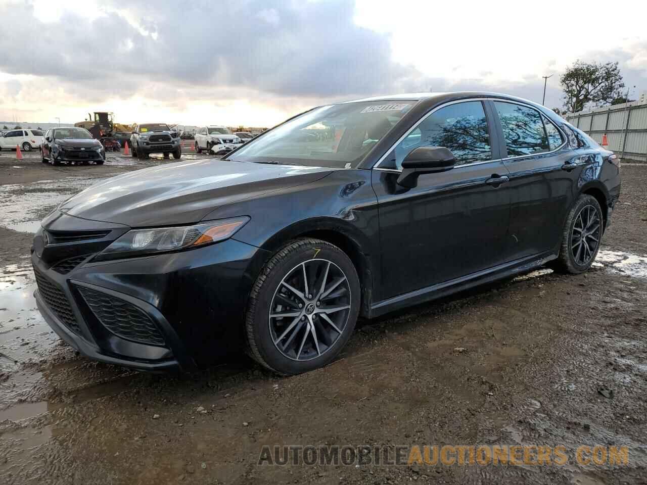 4T1G11AK6MU456712 TOYOTA CAMRY 2021