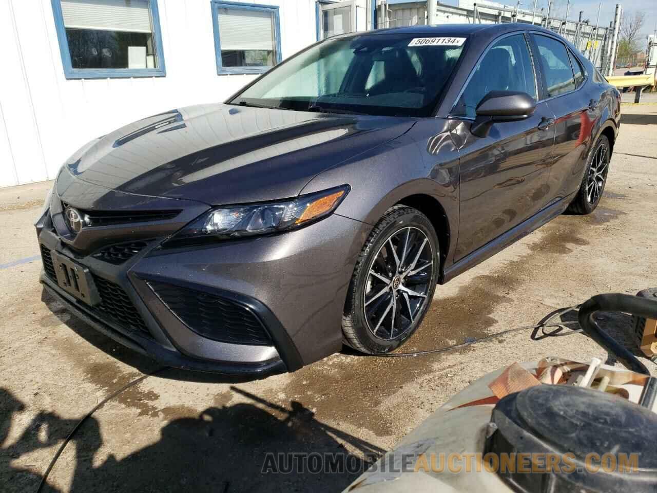 4T1G11AK6MU460310 TOYOTA CAMRY 2021