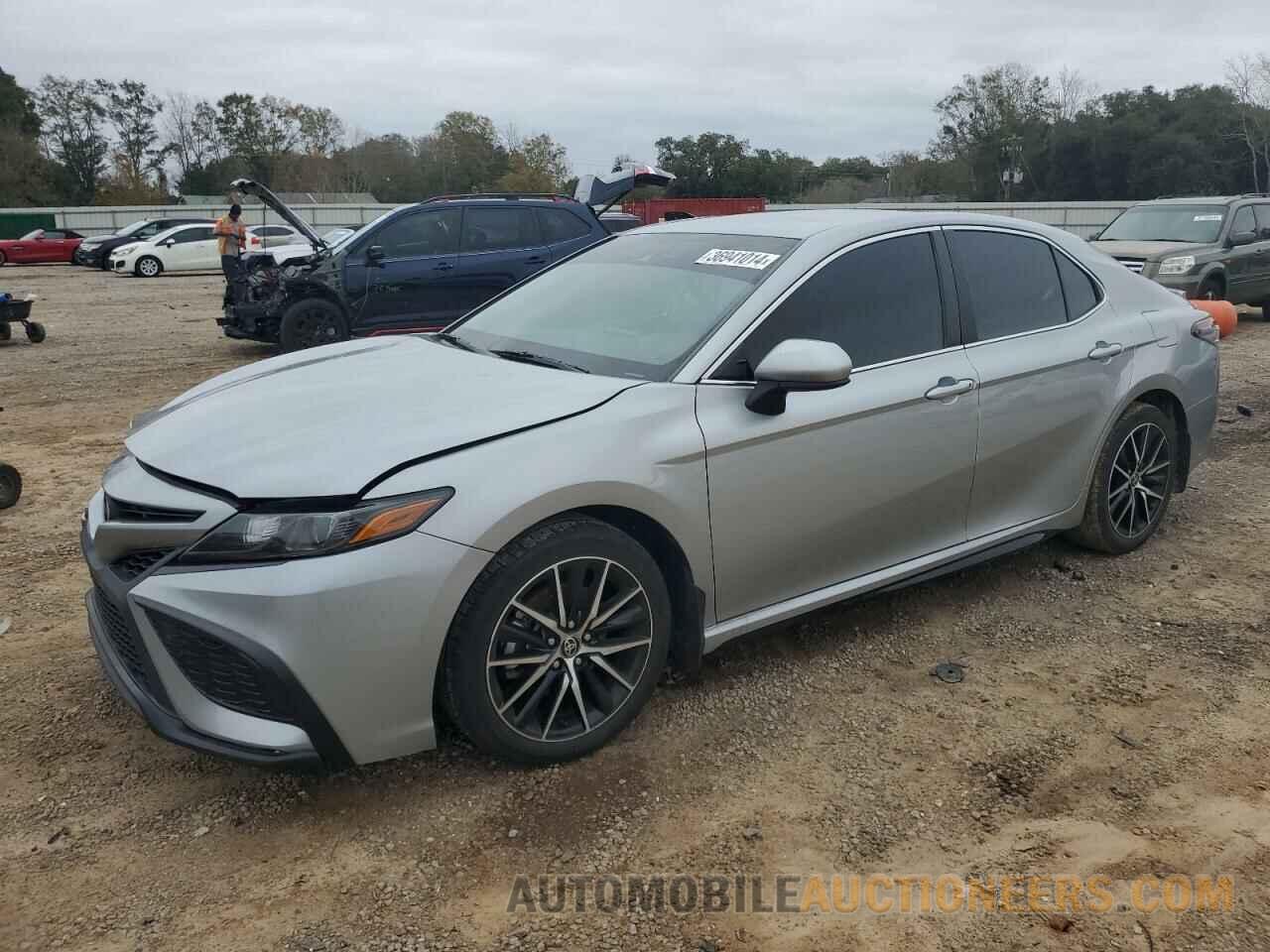 4T1G11AK6MU460761 TOYOTA CAMRY 2021