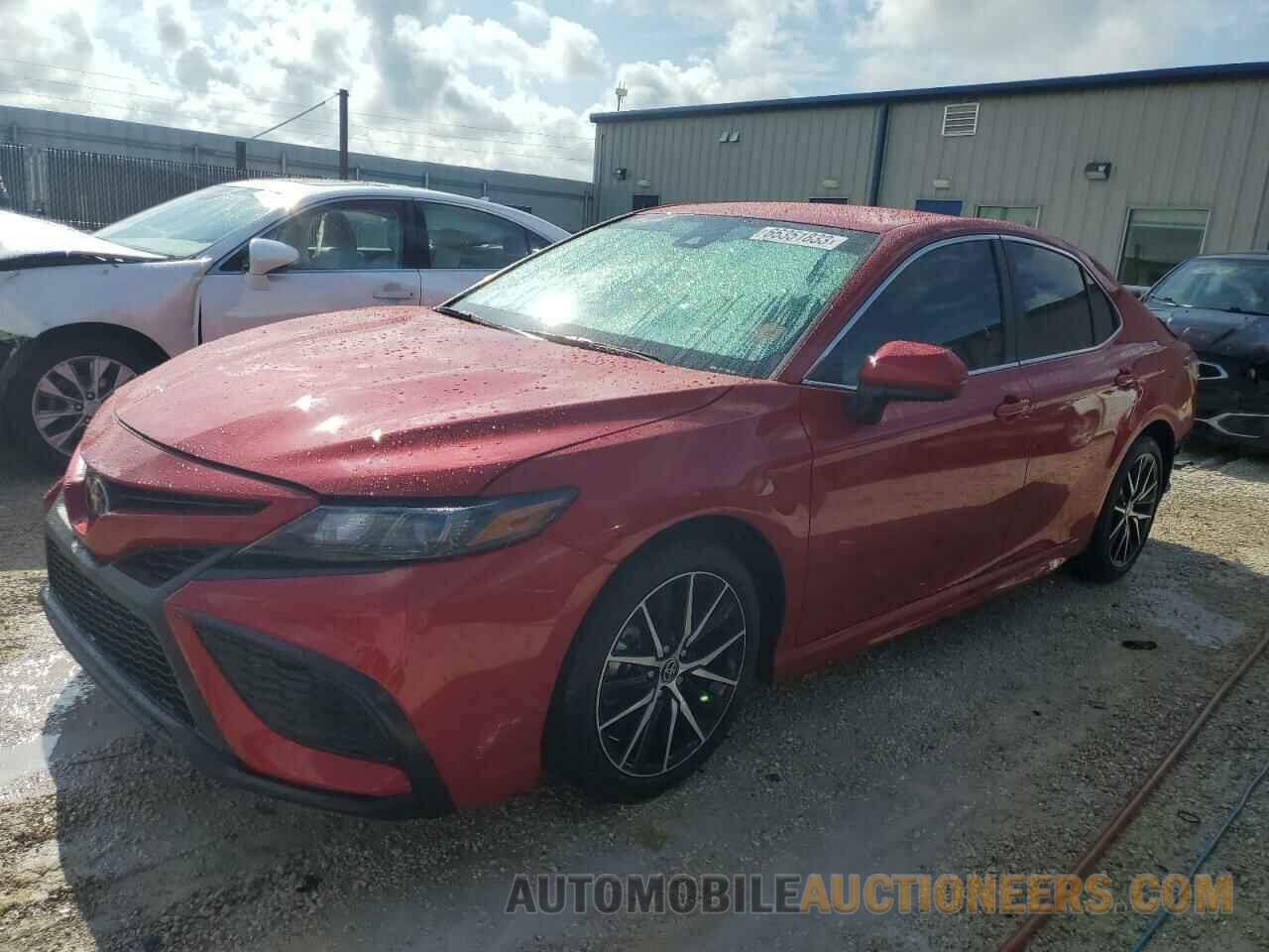 4T1G11AK6MU465653 TOYOTA CAMRY 2021