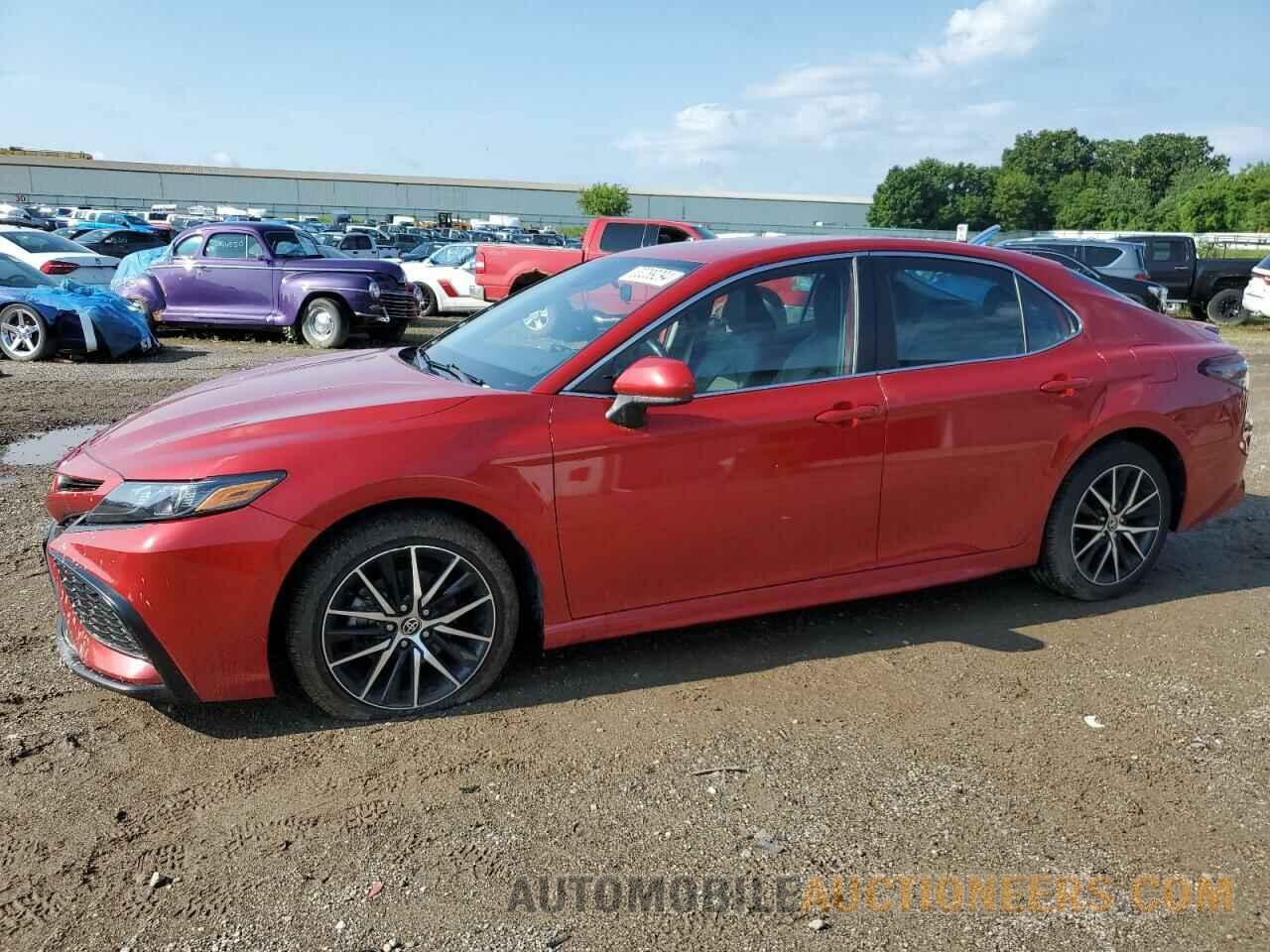 4T1G11AK6MU465703 TOYOTA CAMRY 2021