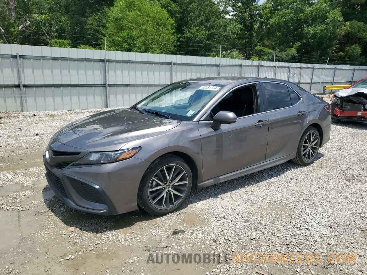 4T1G11AK6MU465930 TOYOTA CAMRY 2021