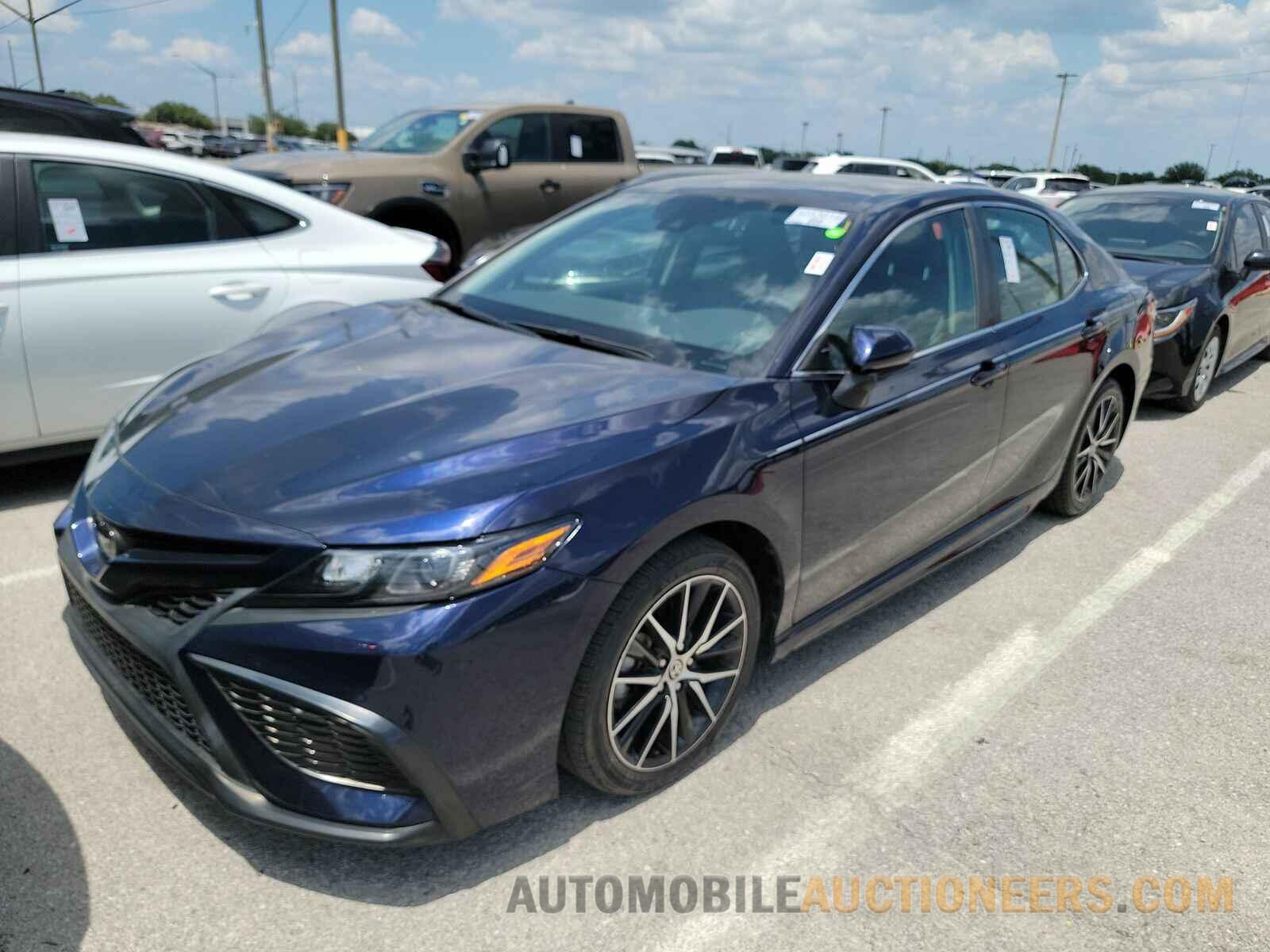 4T1G11AK6MU472120 Toyota Camry 2021