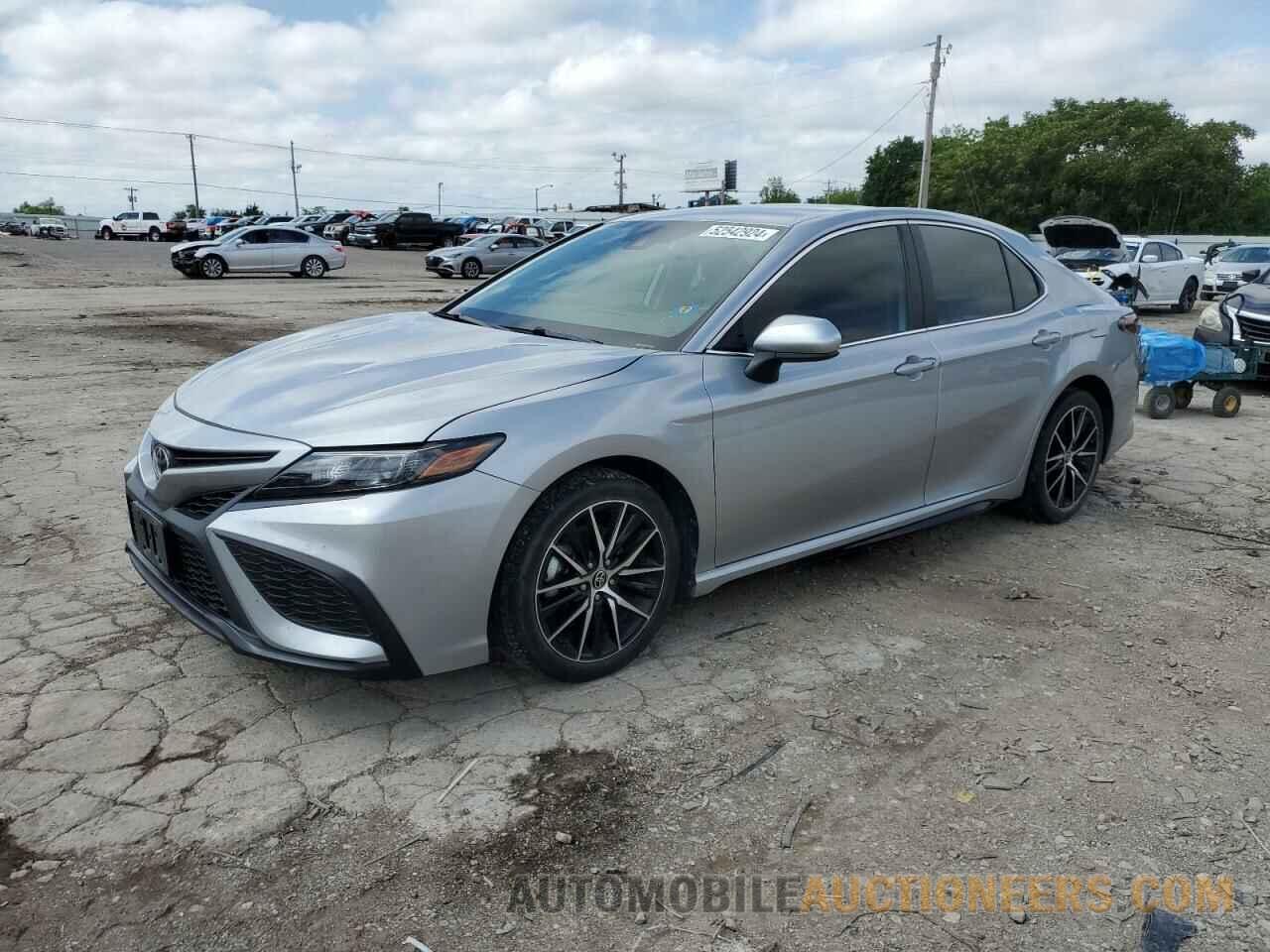 4T1G11AK6MU531540 TOYOTA CAMRY 2021