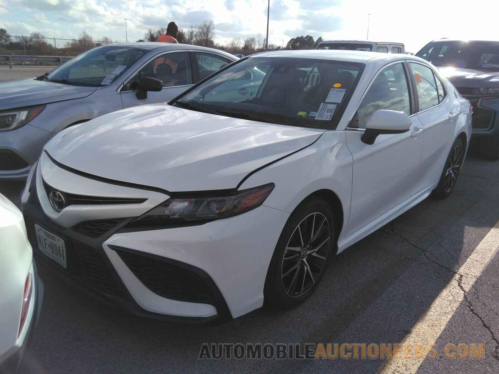 4T1G11AK6MU542716 Toyota Camry 2021