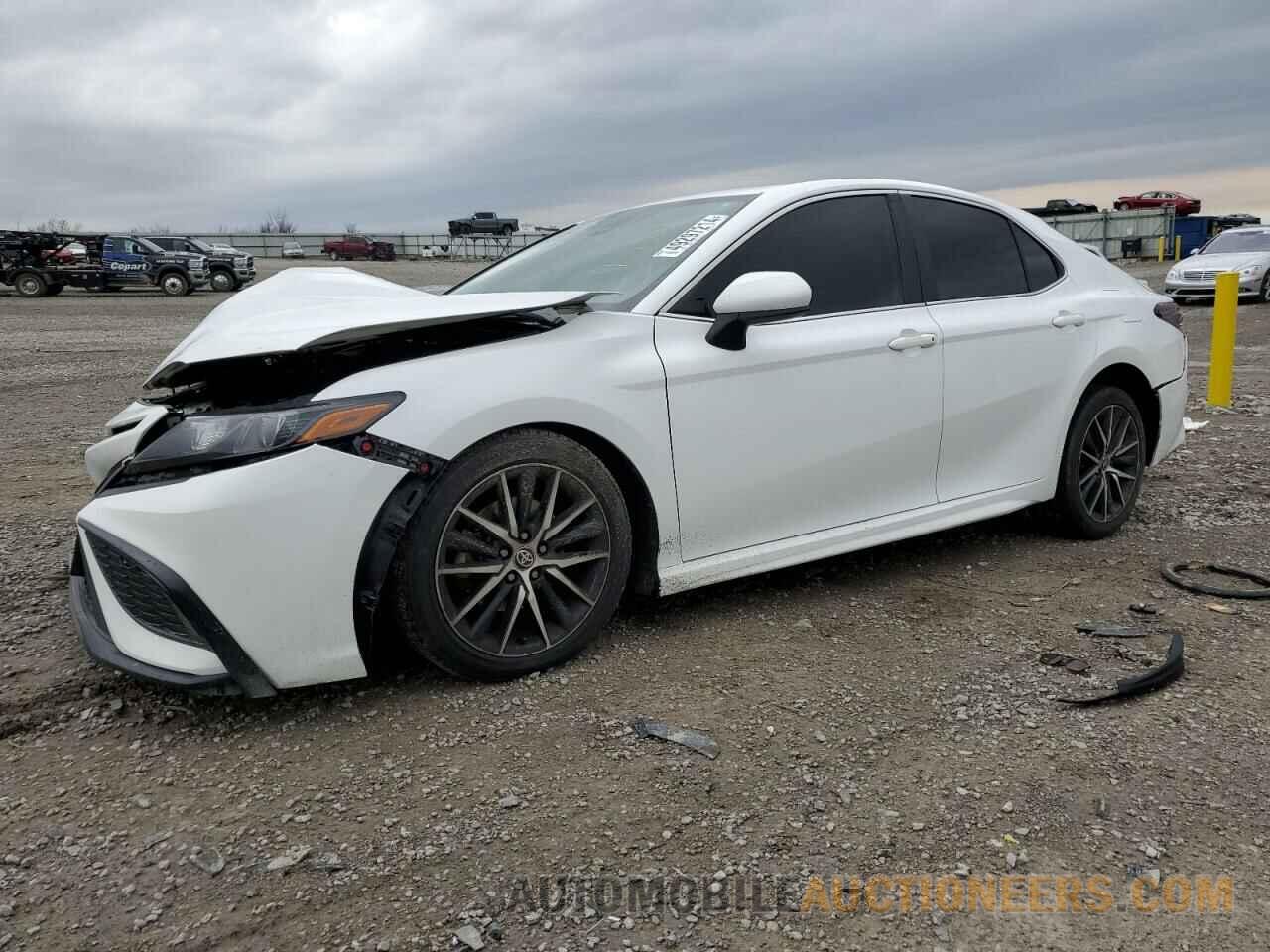 4T1G11AK6MU555143 TOYOTA CAMRY 2021