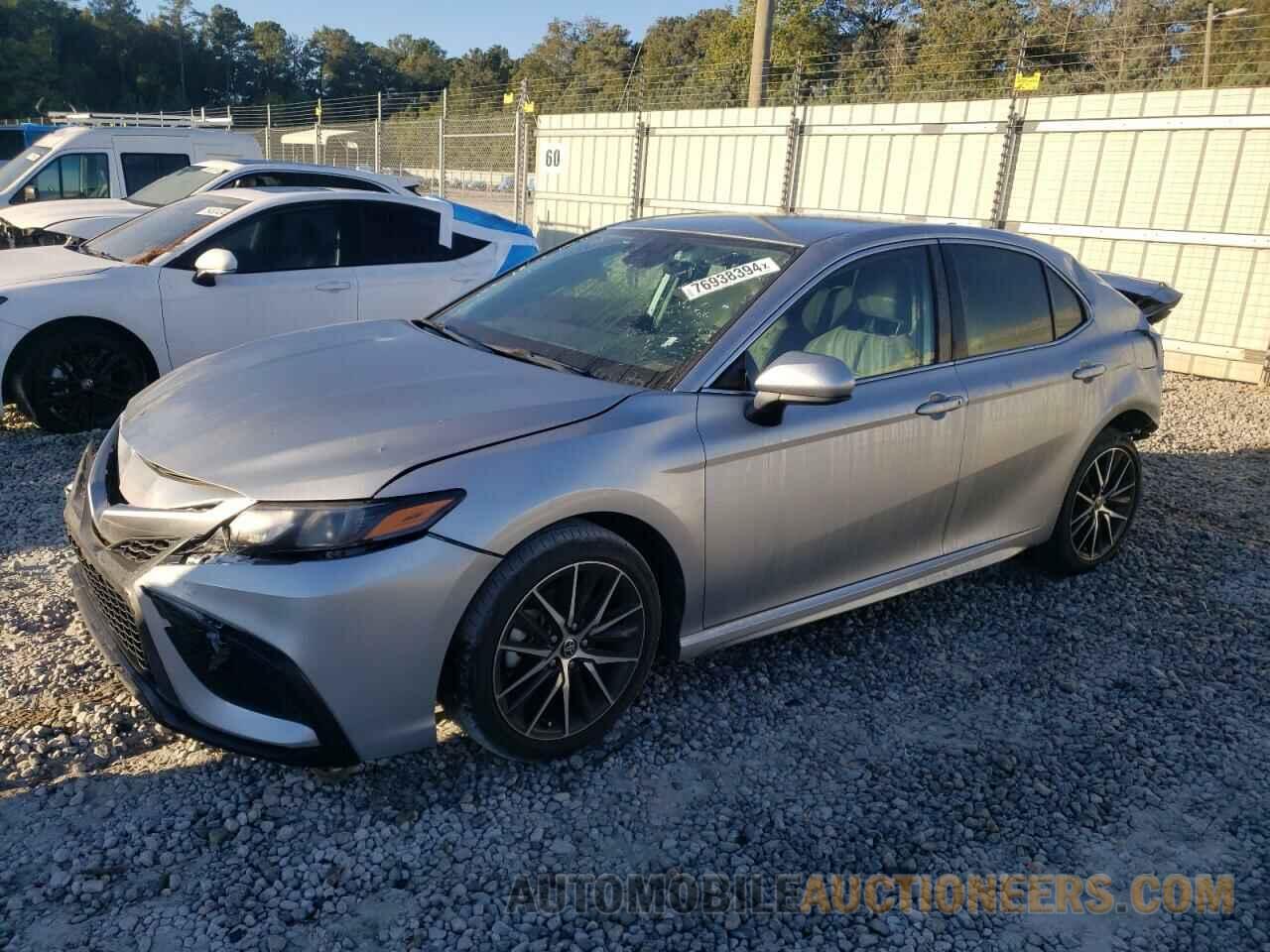 4T1G11AK6MU556597 TOYOTA CAMRY 2021