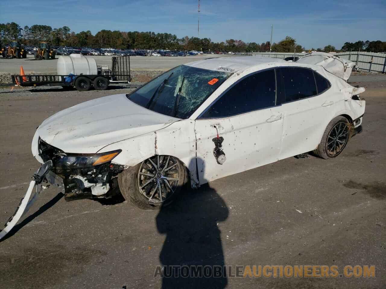 4T1G11AK6MU563128 TOYOTA CAMRY 2021