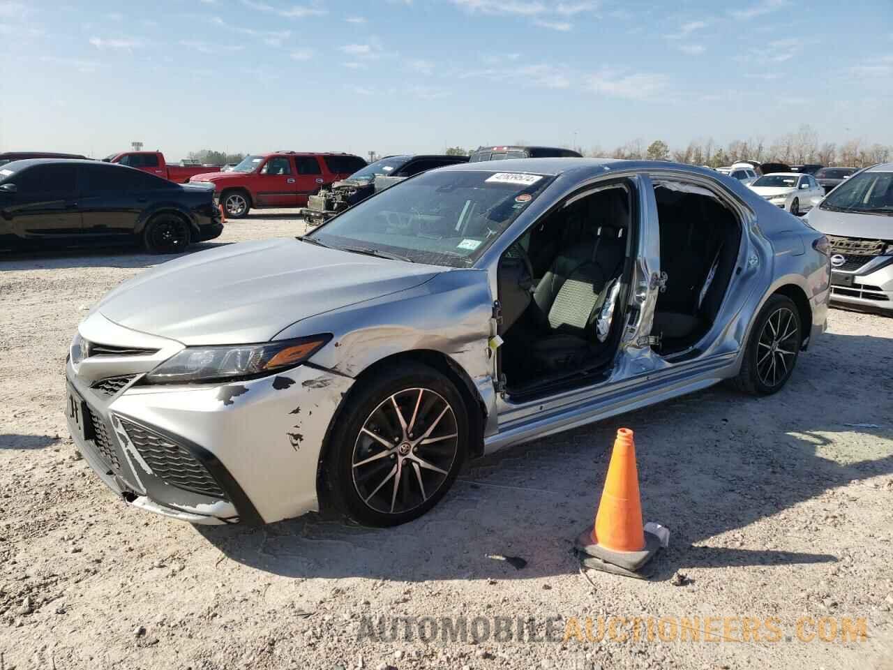 4T1G11AK6MU569611 TOYOTA CAMRY 2021