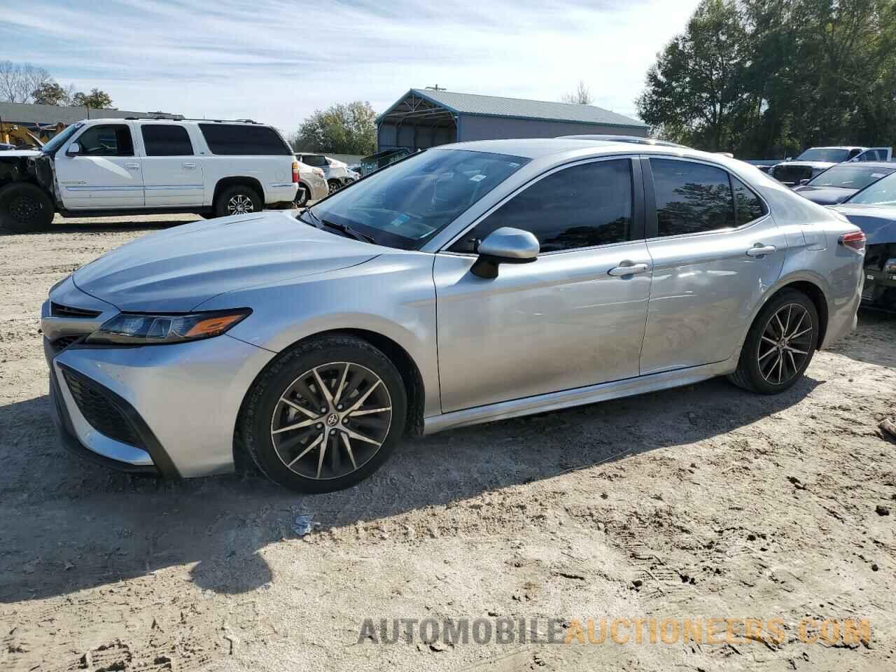 4T1G11AK6MU572623 TOYOTA CAMRY 2021