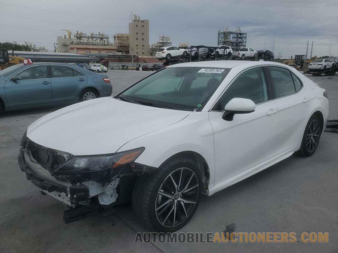 4T1G11AK6MU576154 TOYOTA CAMRY 2021