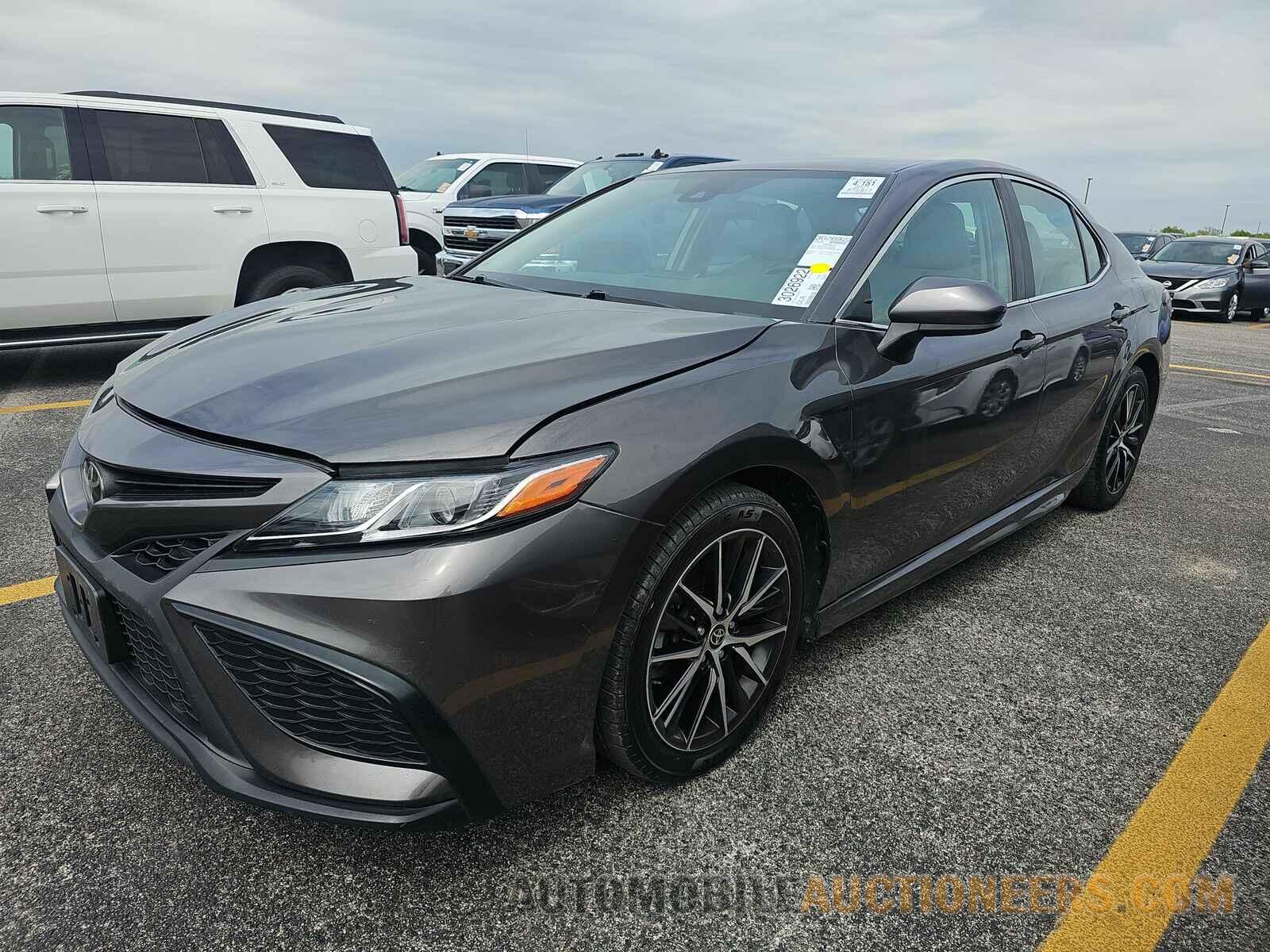 4T1G11AK6MU578213 Toyota Camry 2021