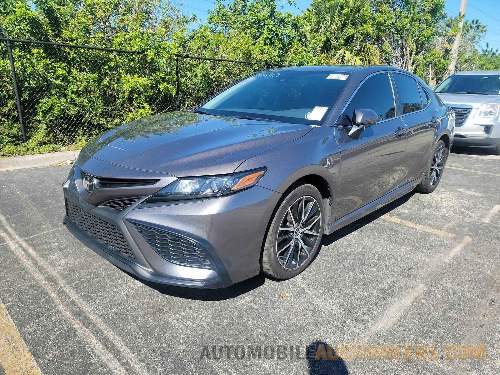 4T1G11AK6MU581550 Toyota Camry 2021