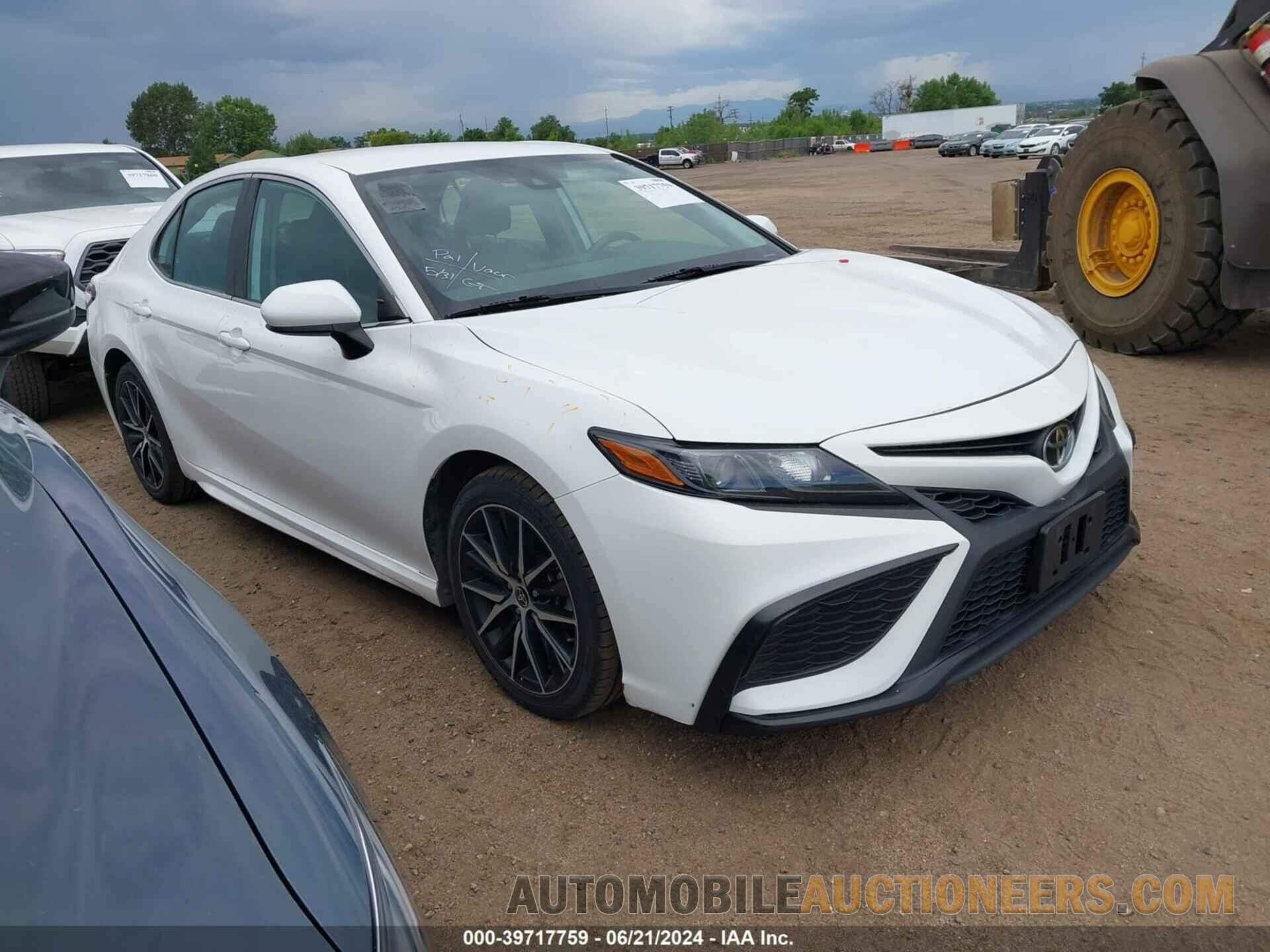 4T1G11AK6MU585453 TOYOTA CAMRY 2021