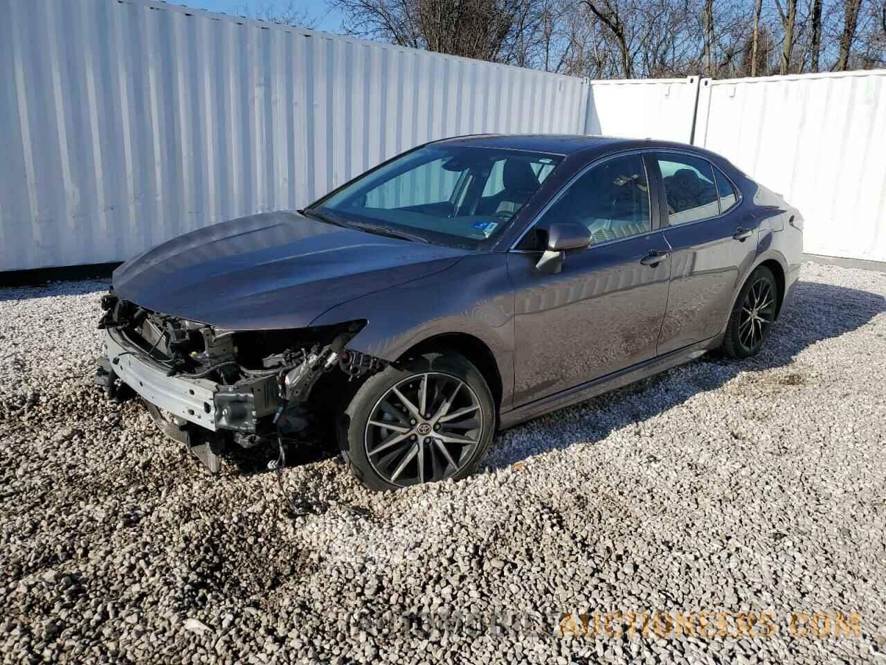 4T1G11AK6MU586389 TOYOTA CAMRY 2021