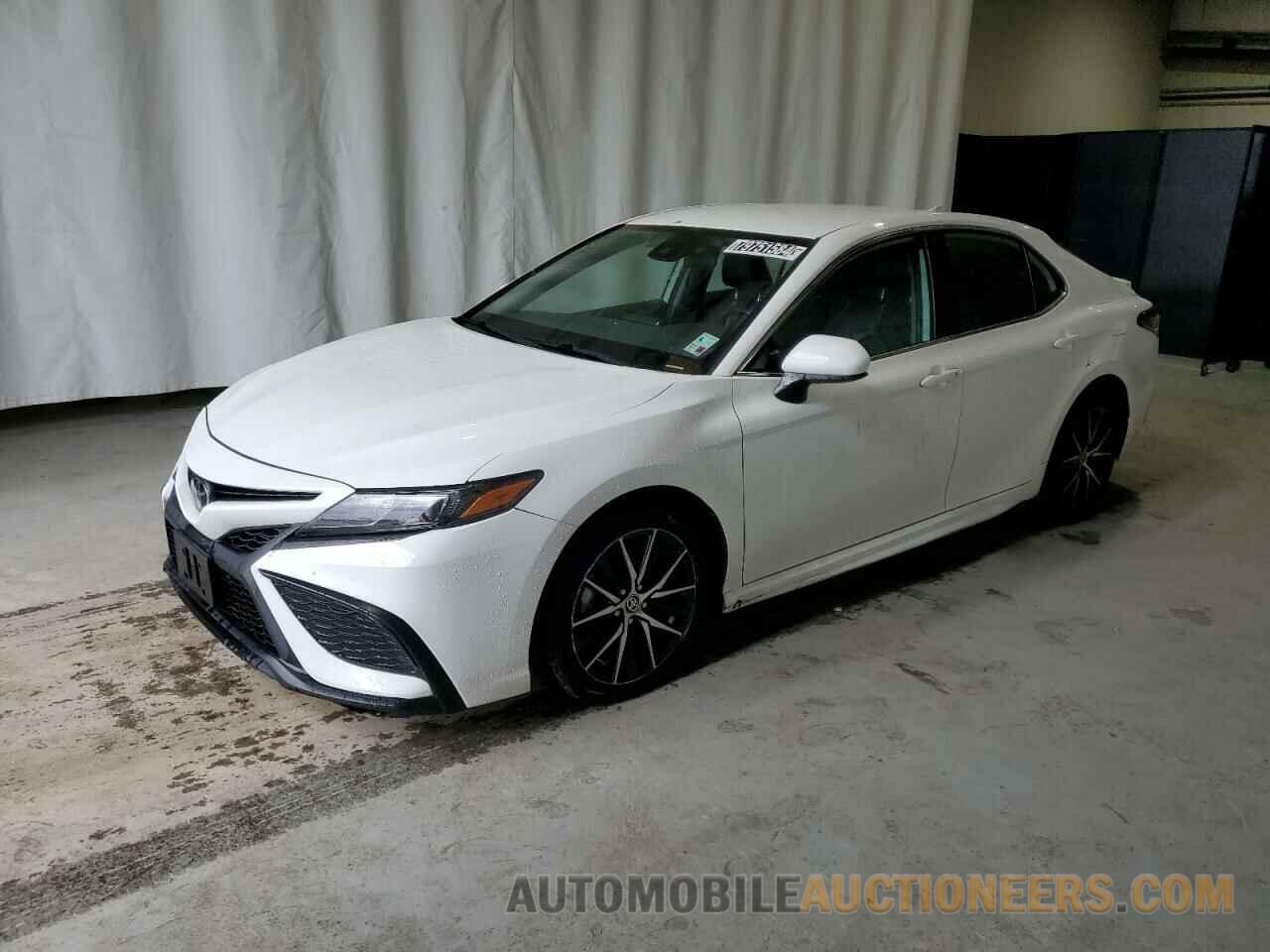 4T1G11AK6MU586926 TOYOTA CAMRY 2021