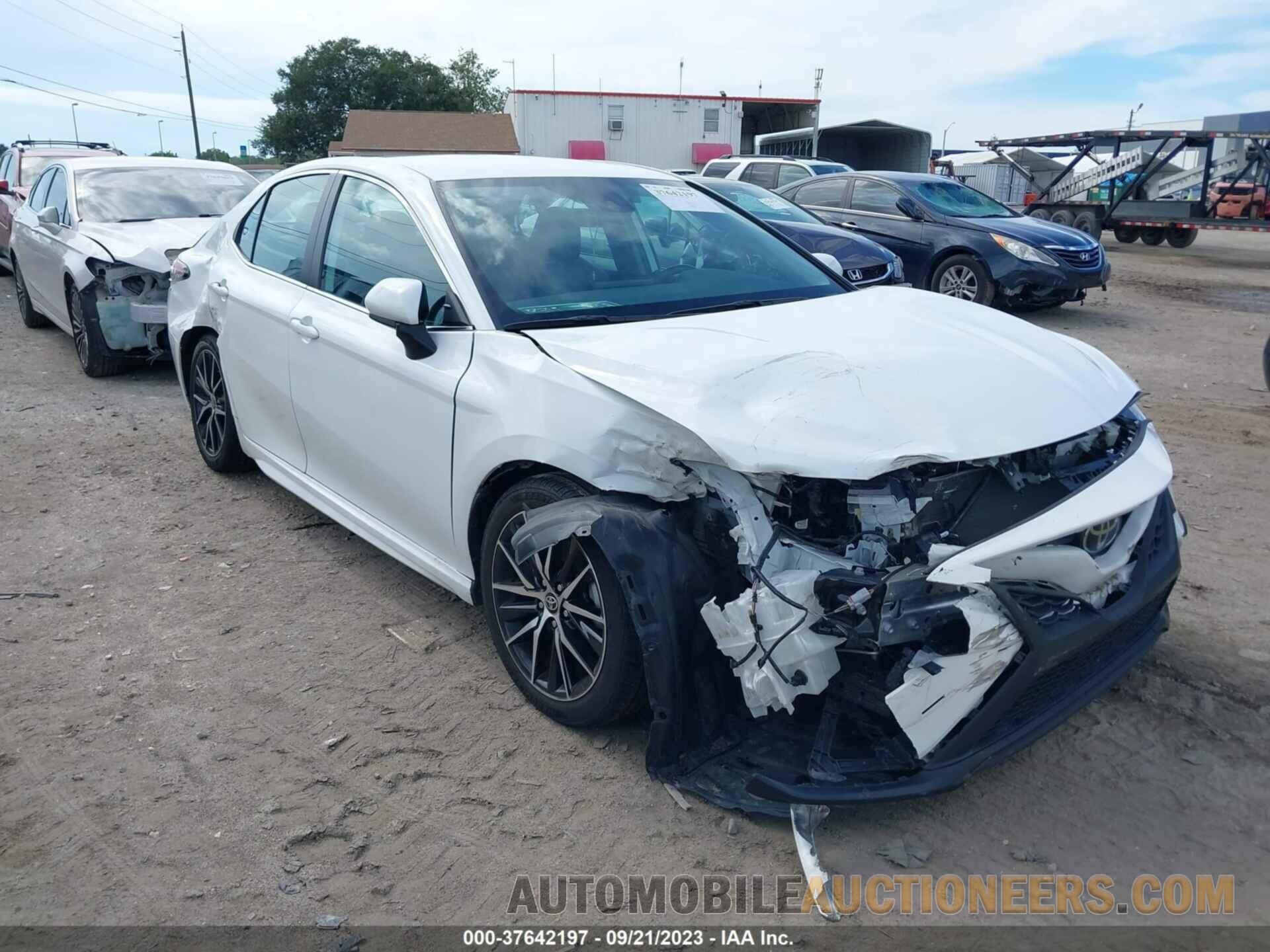 4T1G11AK6MU587302 TOYOTA CAMRY 2021