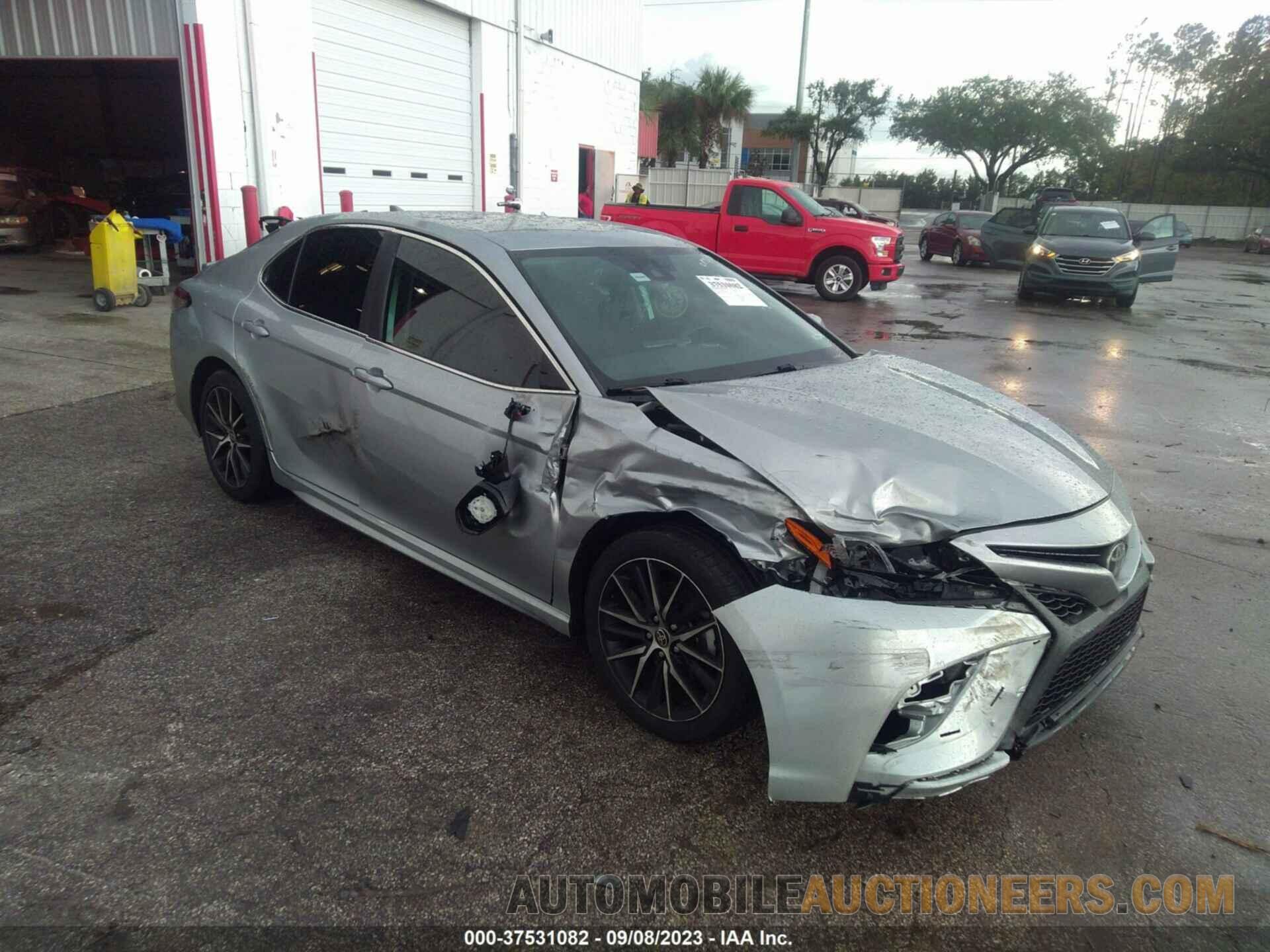 4T1G11AK6MU587736 TOYOTA CAMRY 2021