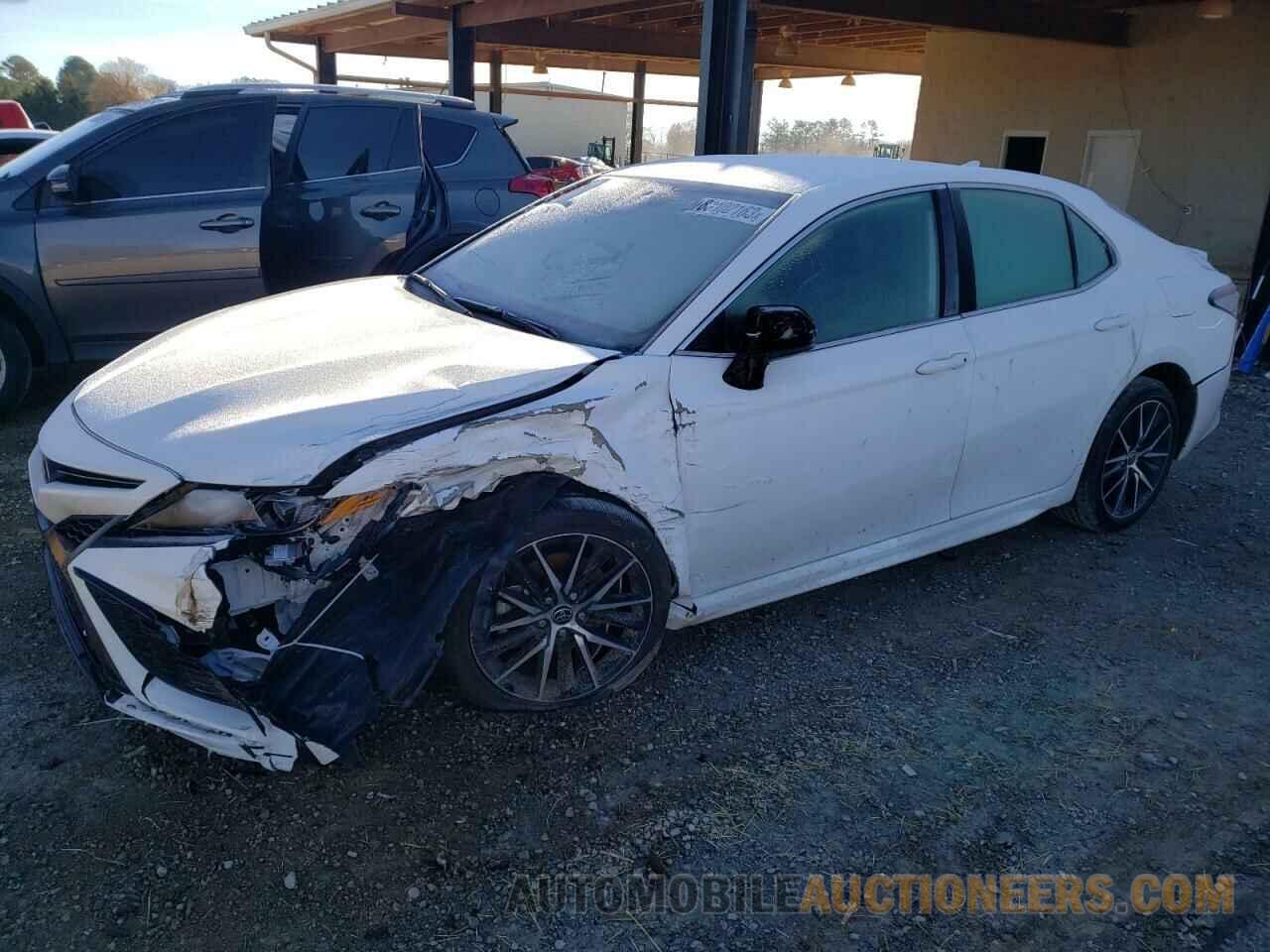 4T1G11AK6MU593195 TOYOTA CAMRY 2021