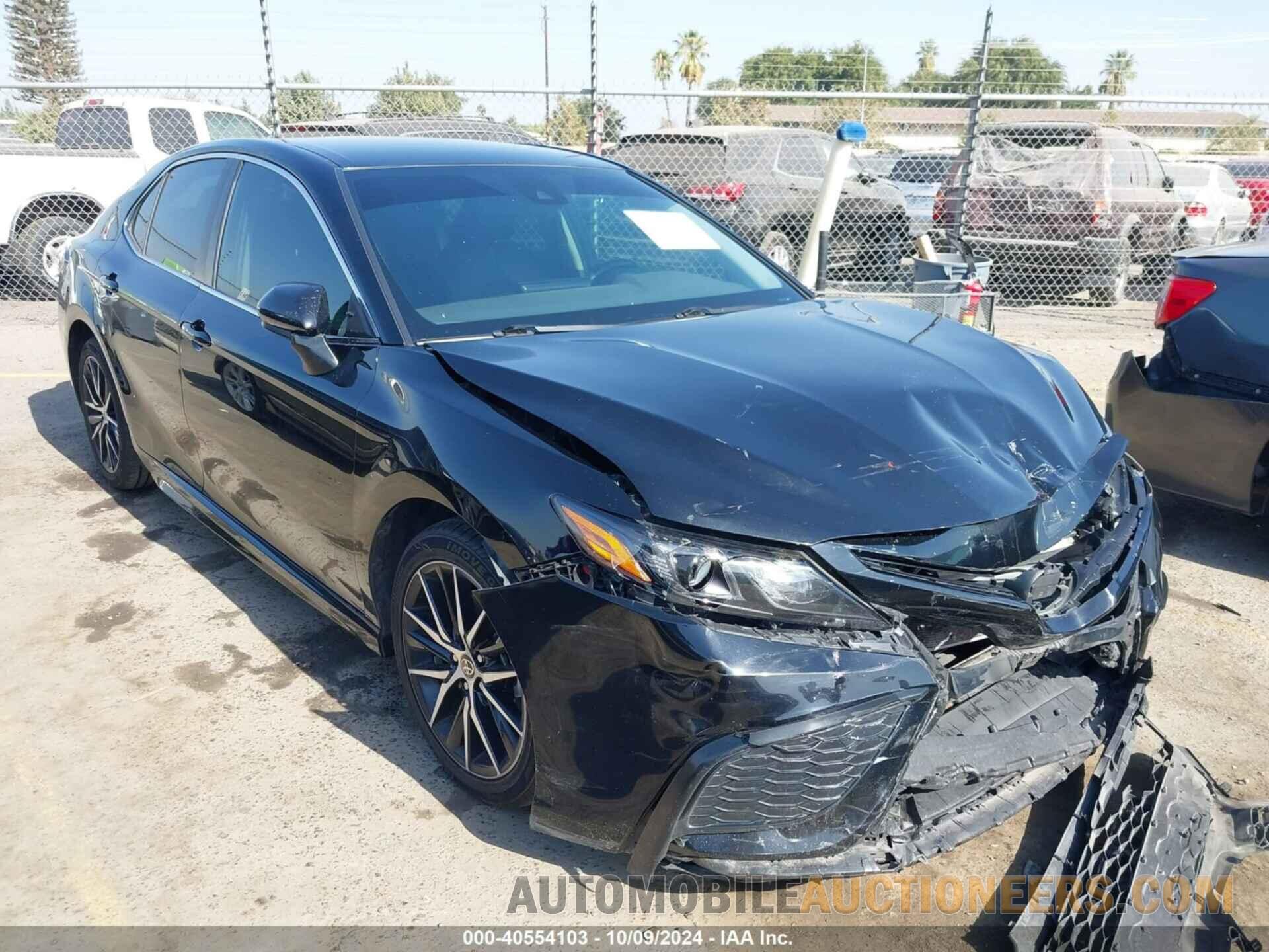 4T1G11AK6MU597585 TOYOTA CAMRY 2021