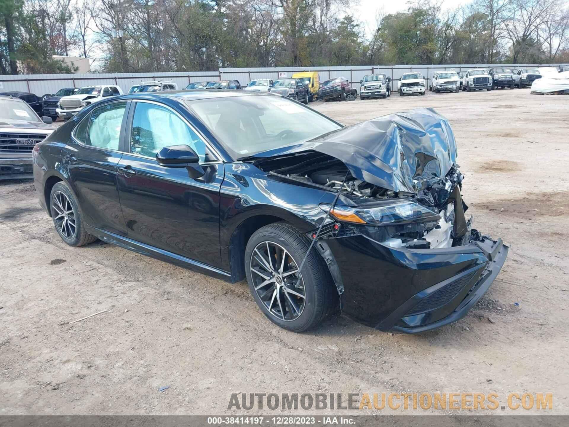 4T1G11AK6MU597652 TOYOTA CAMRY 2021