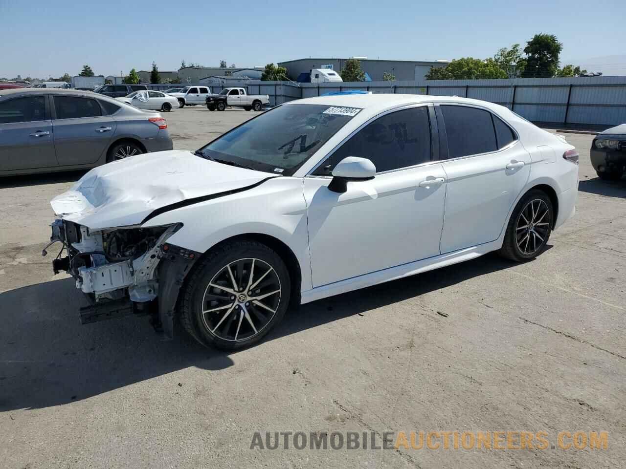 4T1G11AK6MU615423 TOYOTA CAMRY 2021