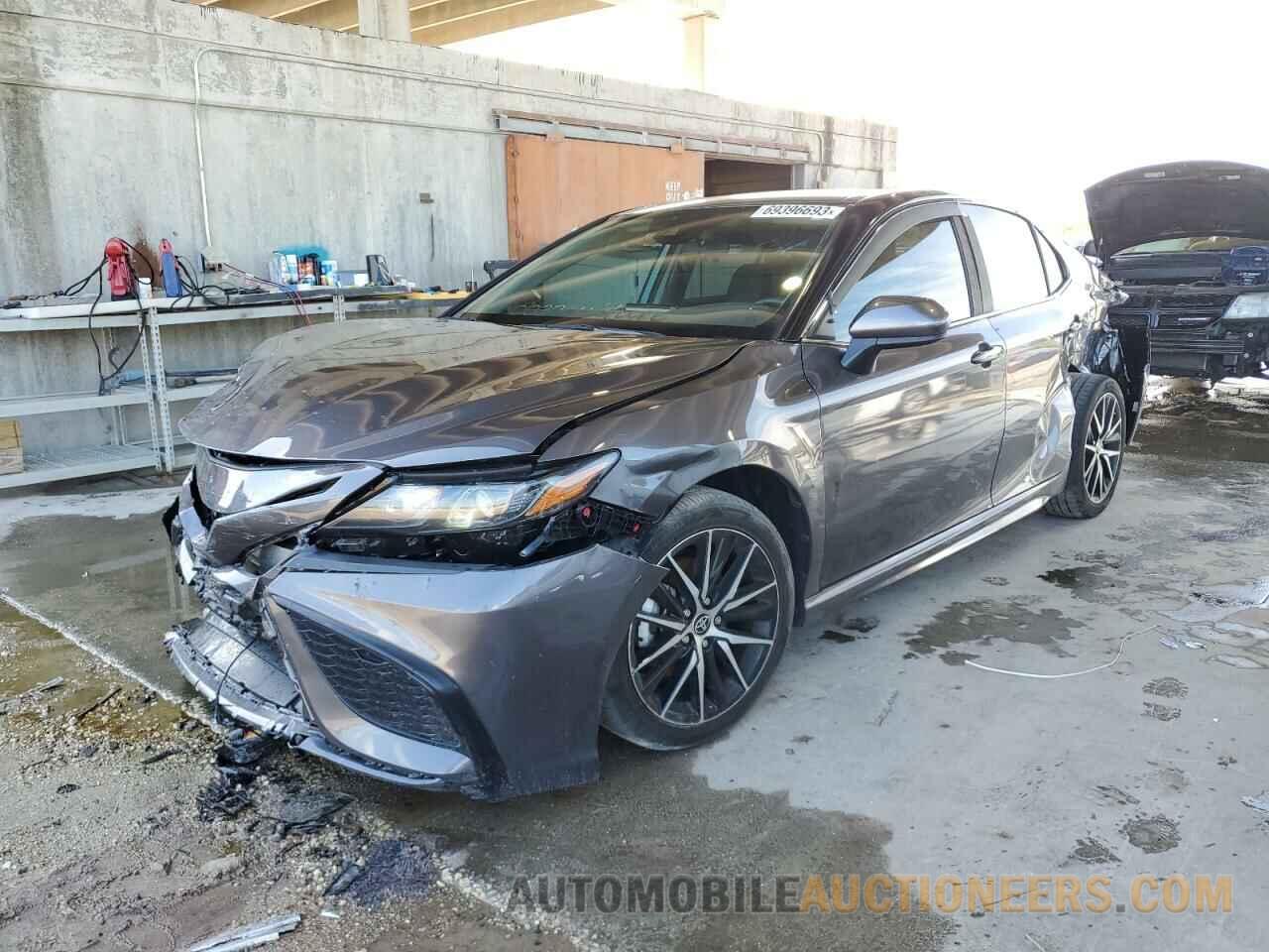 4T1G11AK6MU616300 TOYOTA CAMRY 2021