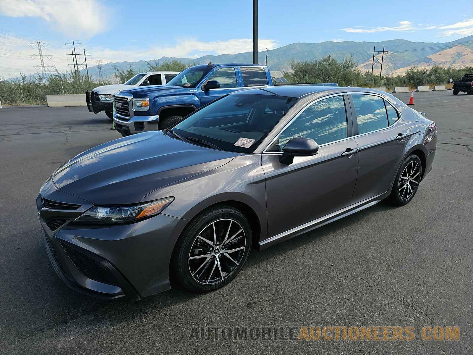 4T1G11AK6MU616314 Toyota Camry 2021