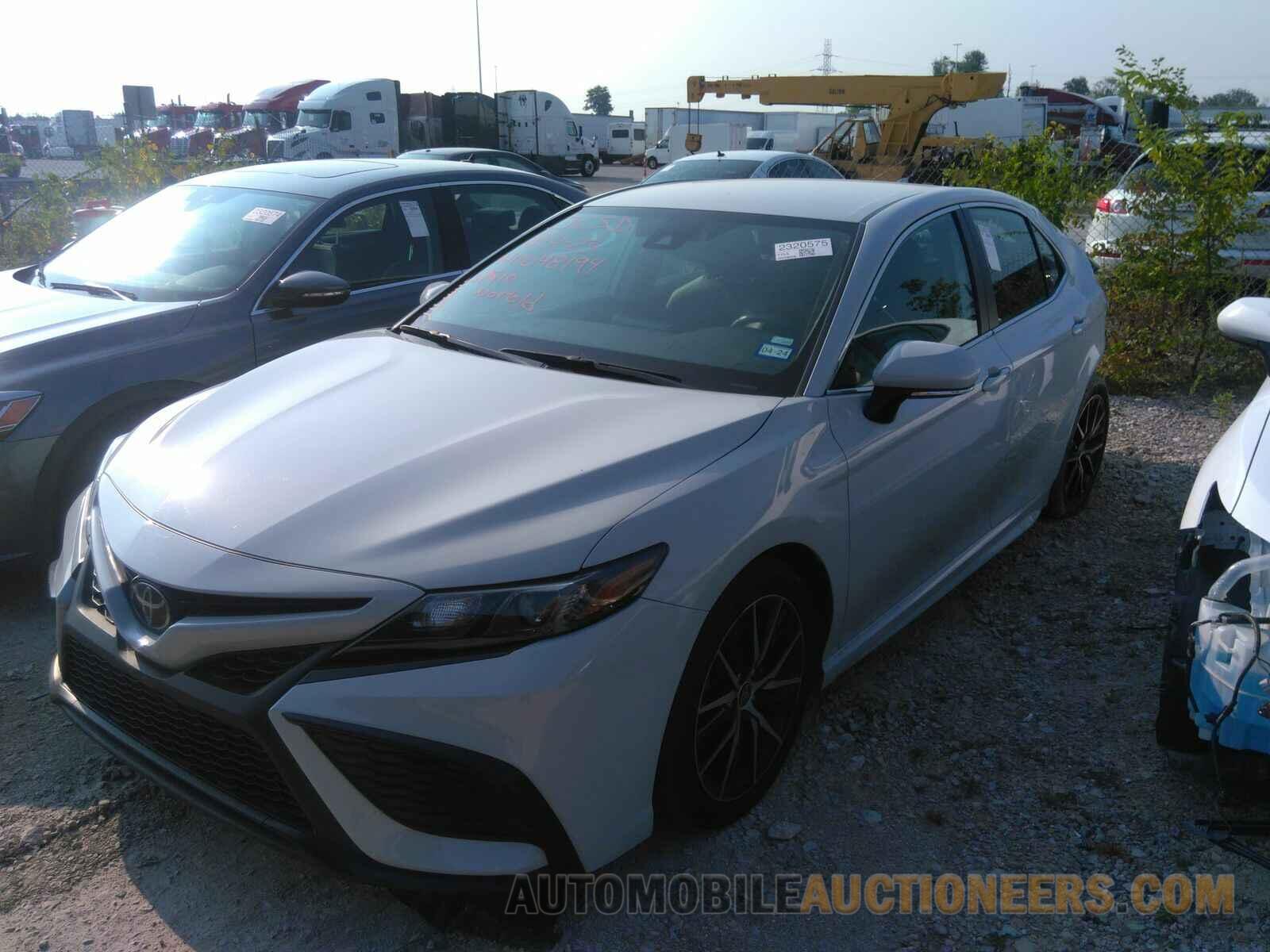 4T1G11AK6NU048194 Toyota Camry 2022