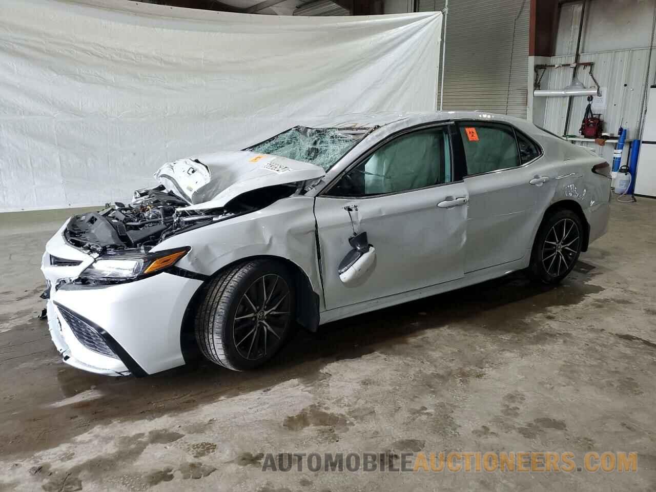 4T1G11AK6NU049992 TOYOTA CAMRY 2022