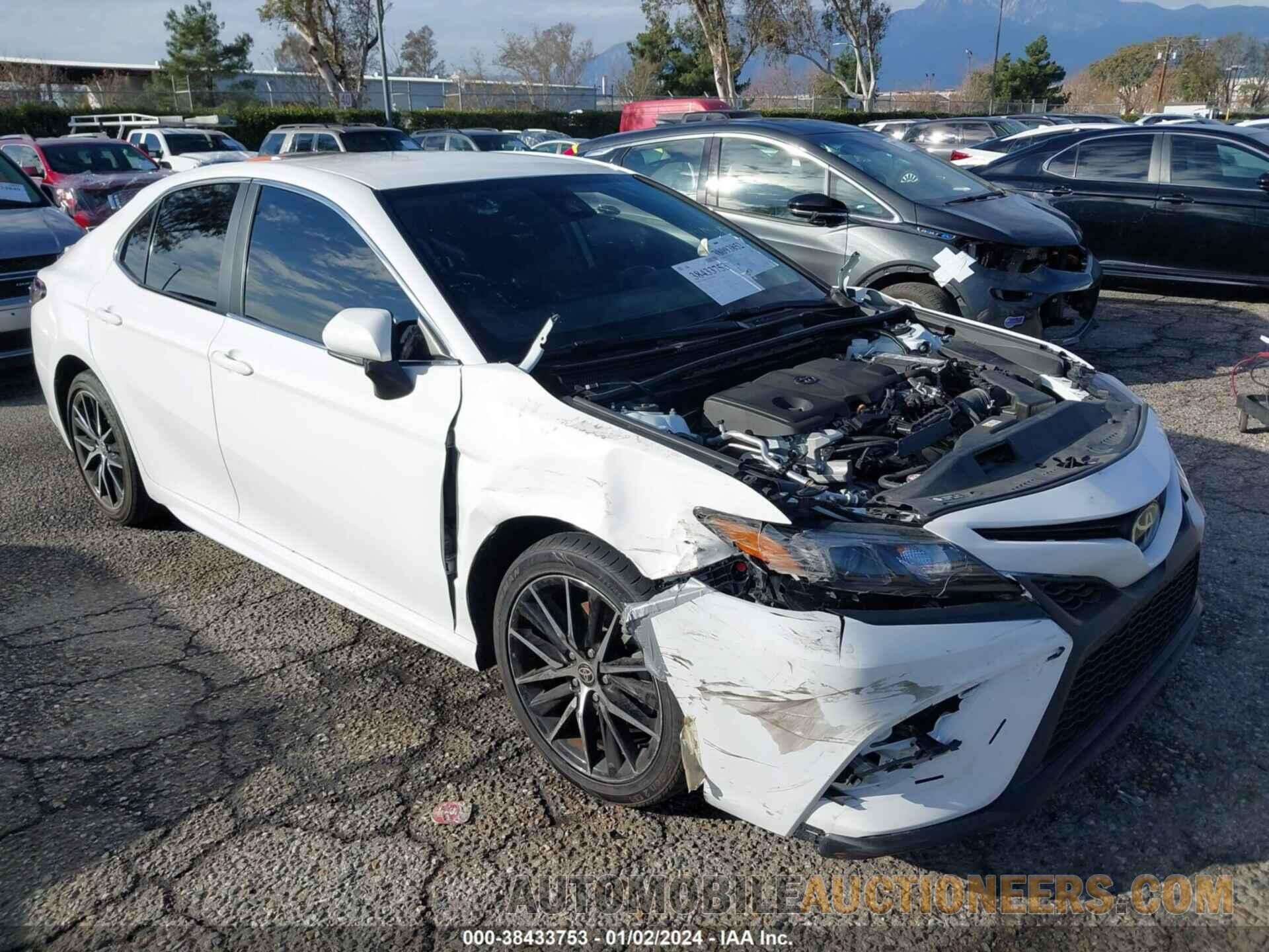 4T1G11AK6NU058191 TOYOTA CAMRY 2022