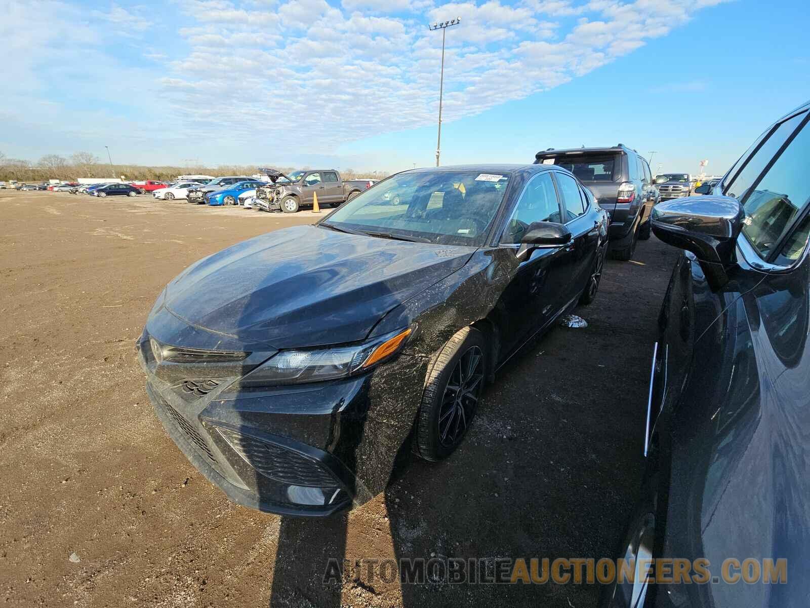 4T1G11AK6NU622681 Toyota Camry 2022