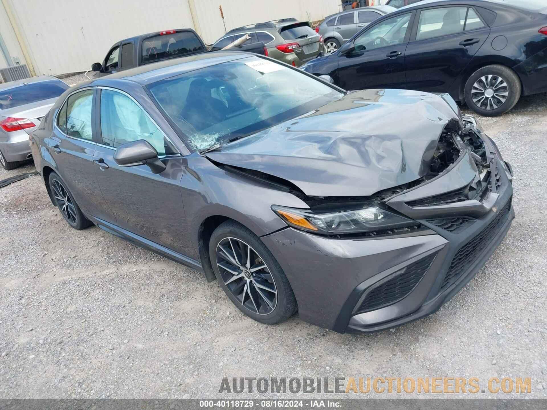 4T1G11AK6NU623670 TOYOTA CAMRY 2022