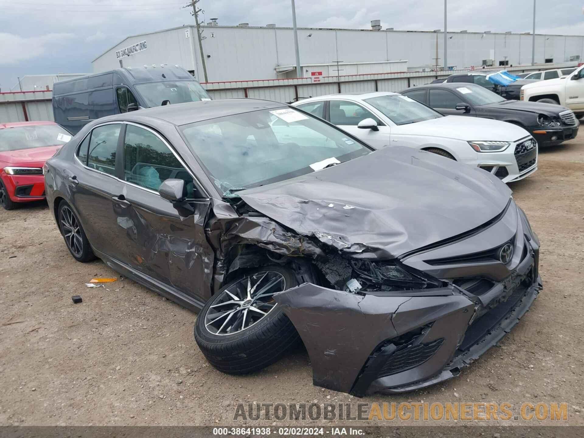 4T1G11AK6NU629632 TOYOTA CAMRY 2022