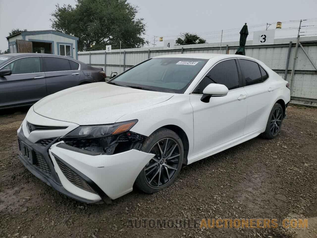 4T1G11AK6NU635155 TOYOTA CAMRY 2022