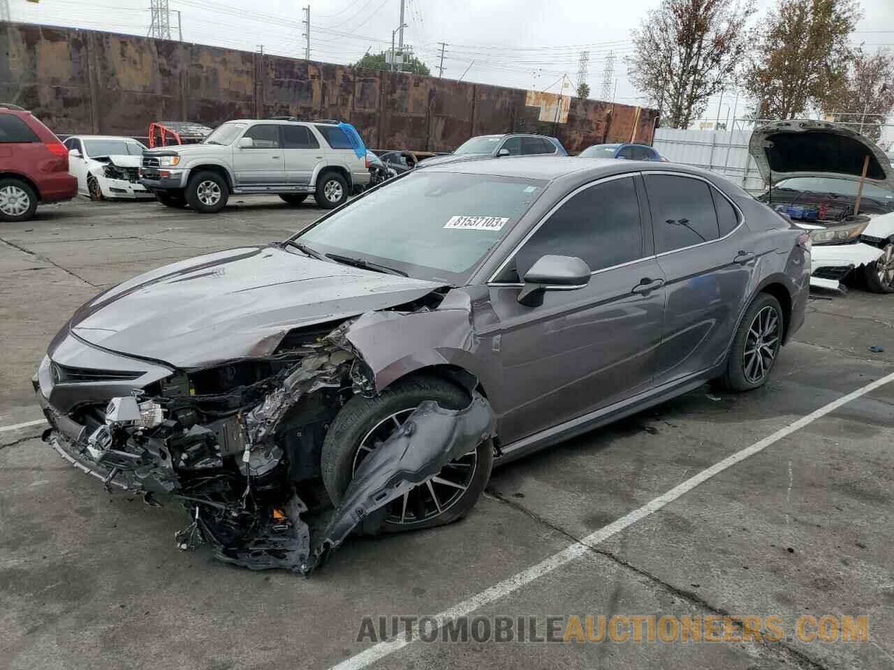 4T1G11AK6NU638945 TOYOTA CAMRY 2022