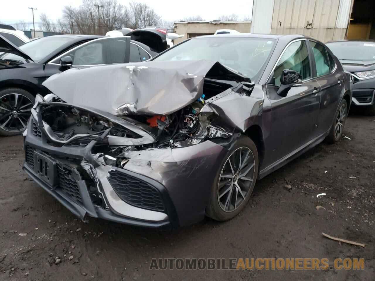 4T1G11AK6NU647676 TOYOTA CAMRY 2022