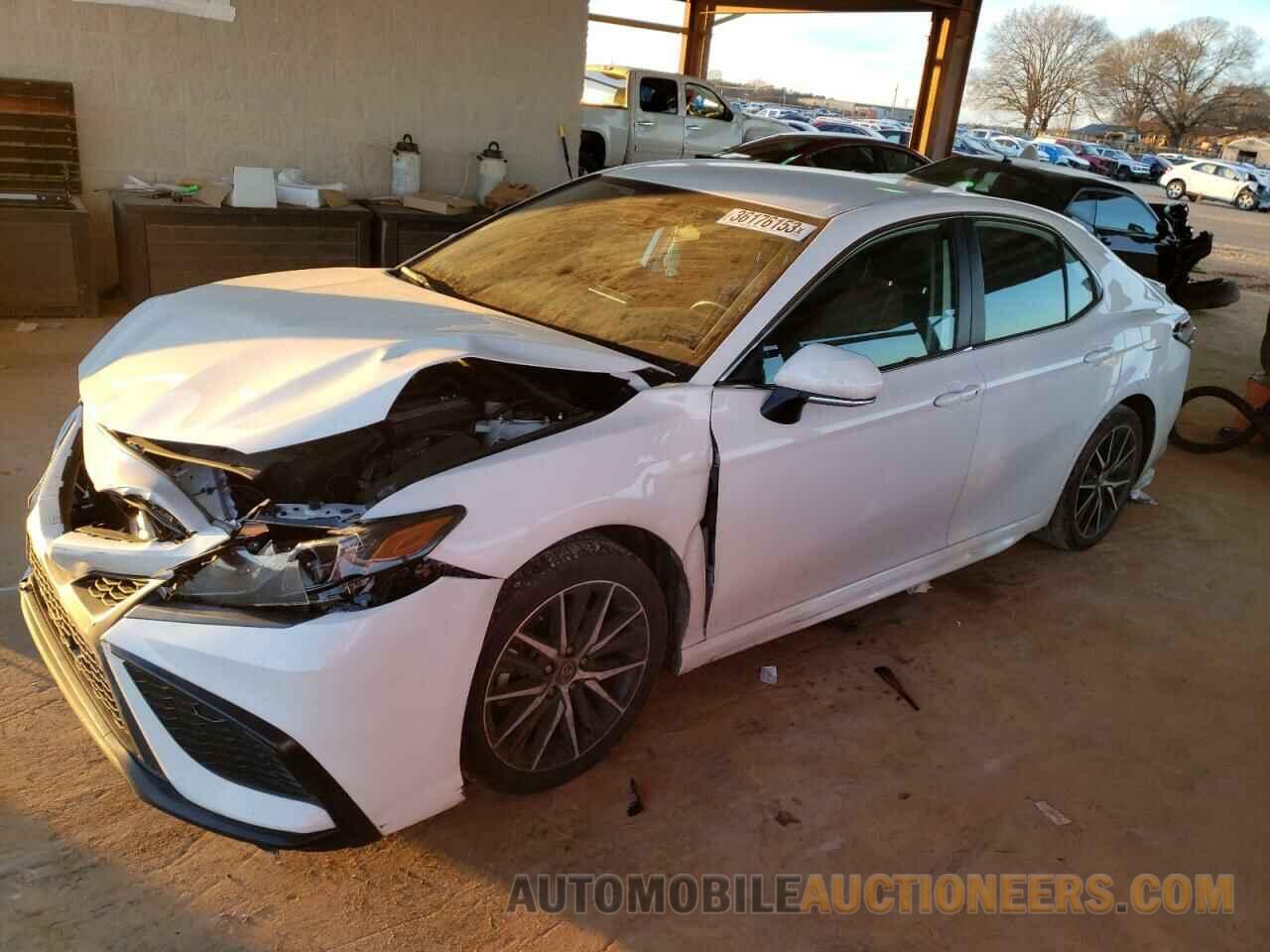 4T1G11AK6NU650724 TOYOTA CAMRY 2022