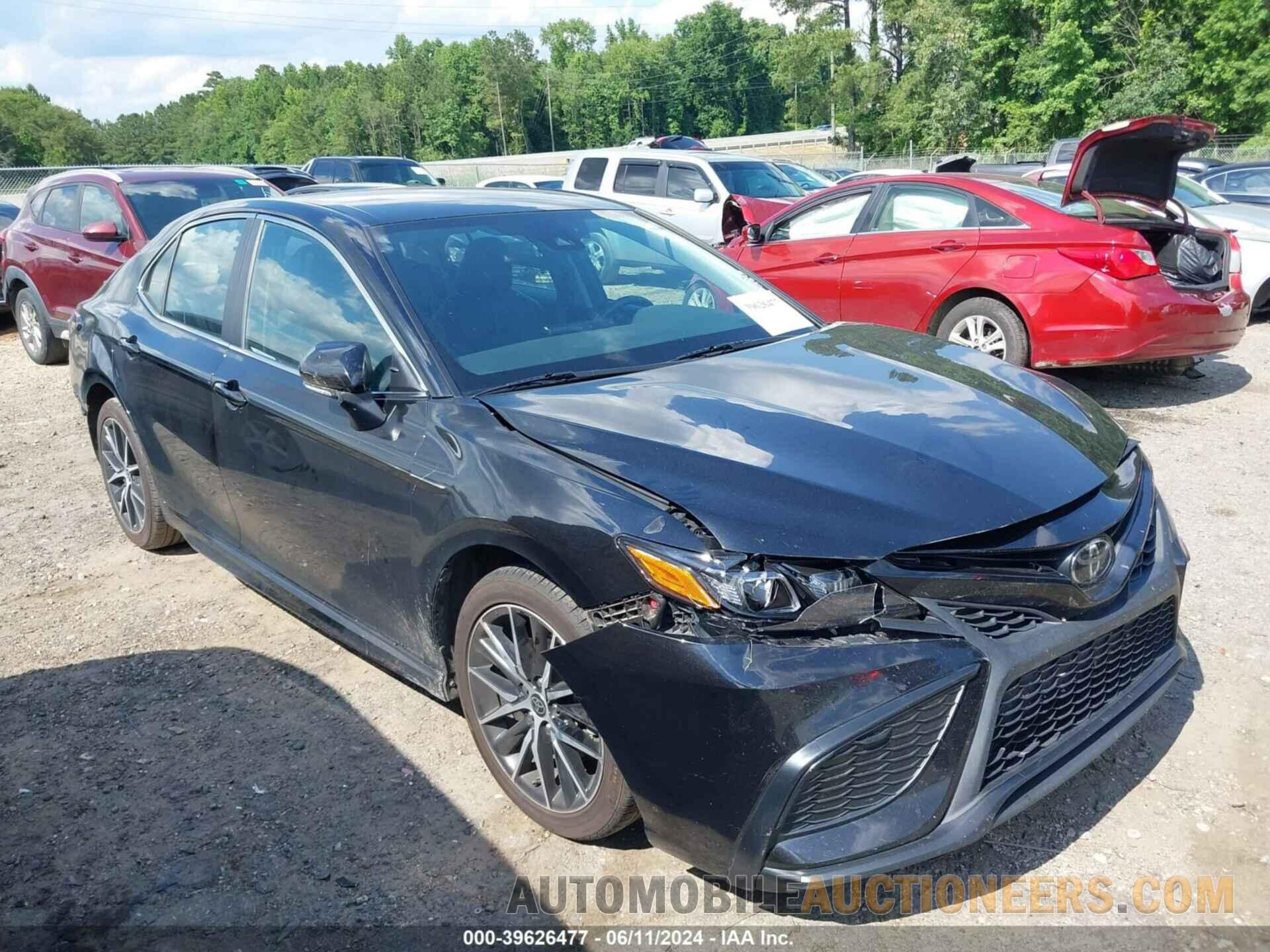 4T1G11AK6NU653686 TOYOTA CAMRY 2022