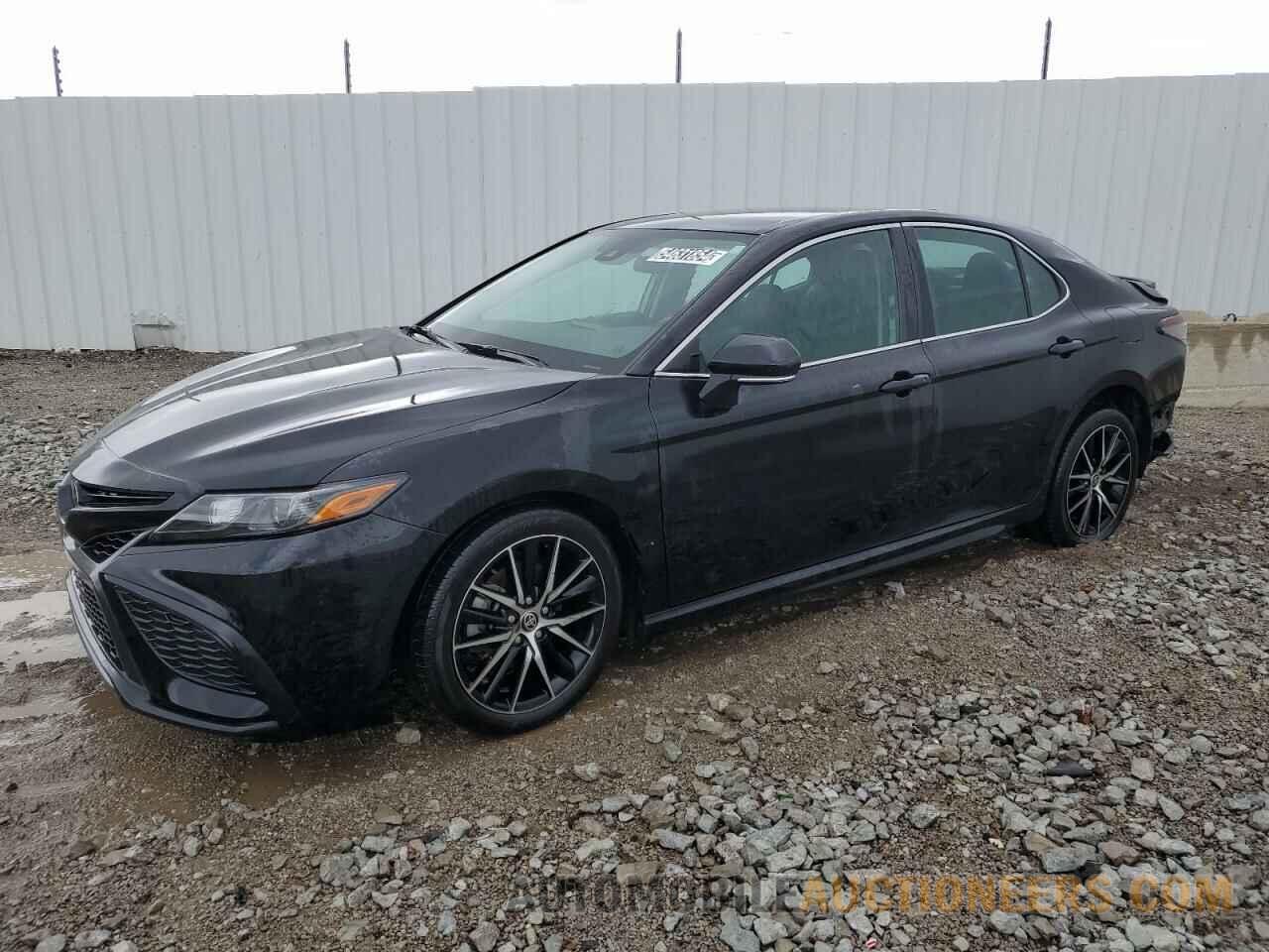 4T1G11AK6NU670424 TOYOTA CAMRY 2022