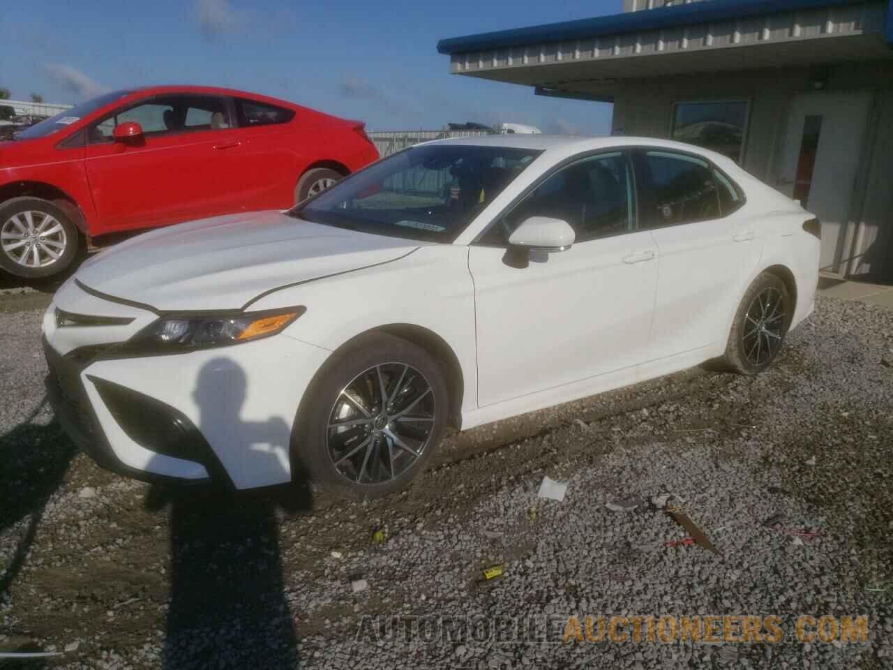 4T1G11AK6NU674196 TOYOTA CAMRY 2022