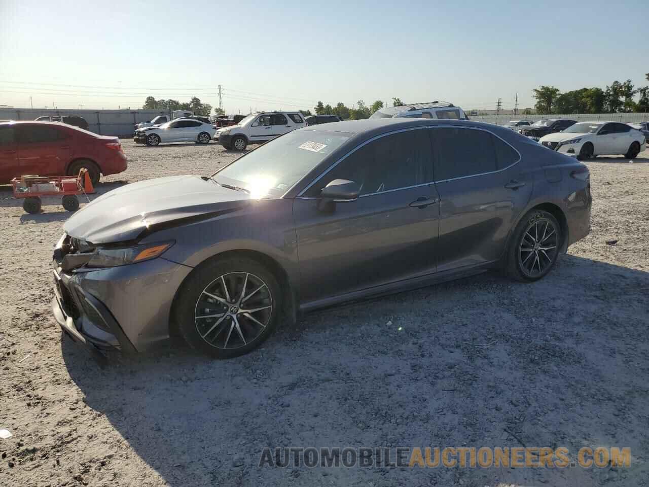 4T1G11AK6NU715619 TOYOTA CAMRY 2022