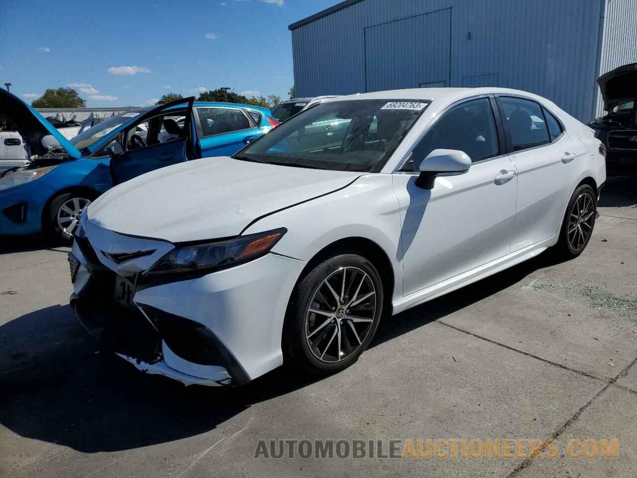 4T1G11AK6PU813925 TOYOTA CAMRY 2023