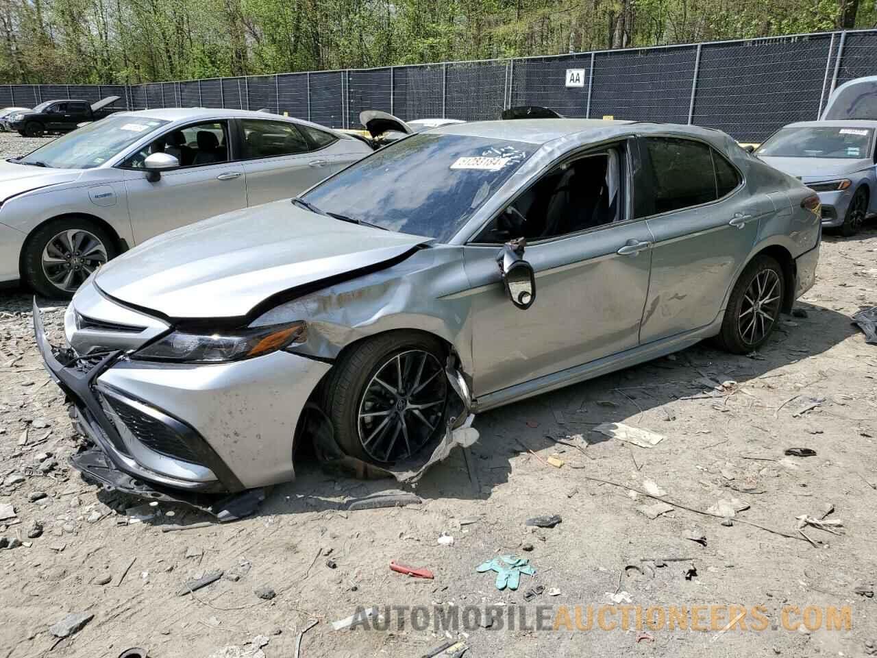 4T1G11AK6RU208211 TOYOTA CAMRY 2024