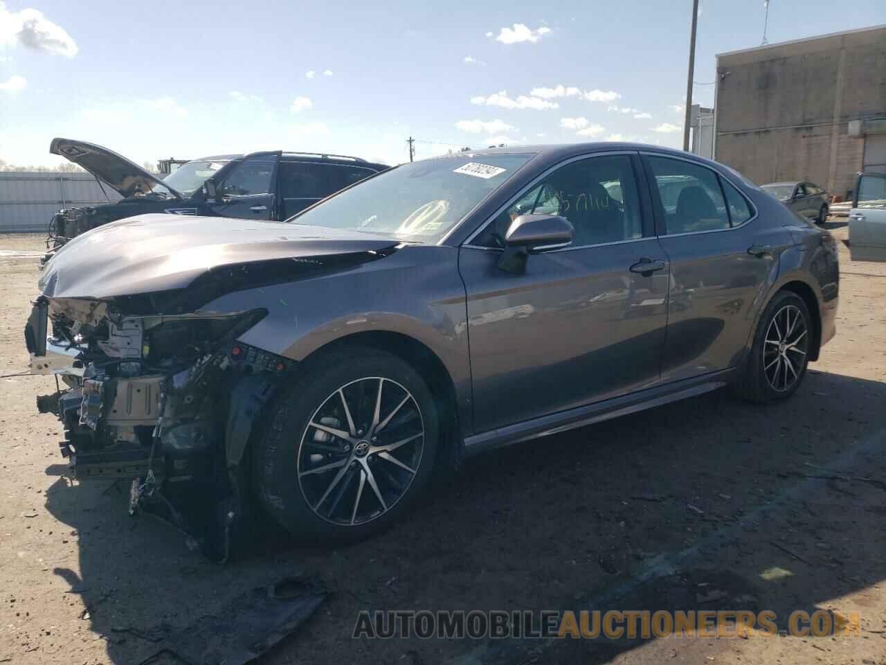 4T1G11AK6RU231598 TOYOTA CAMRY 2024