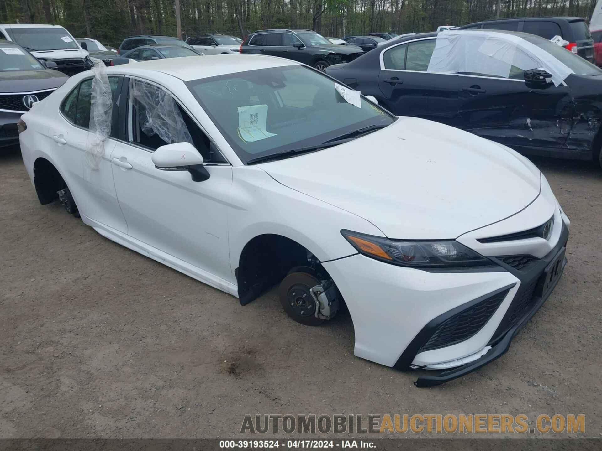 4T1G11AK6RU865929 TOYOTA CAMRY 2024